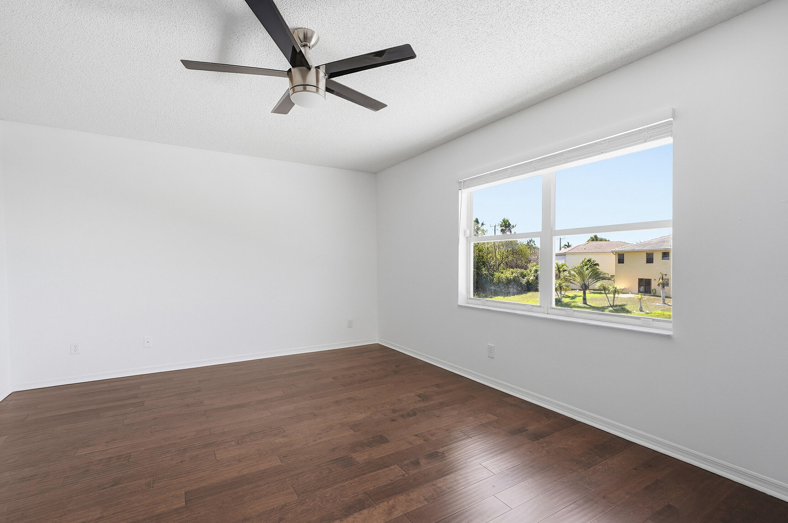 COUNTRY CLUB VILLAGE - Residential Lease