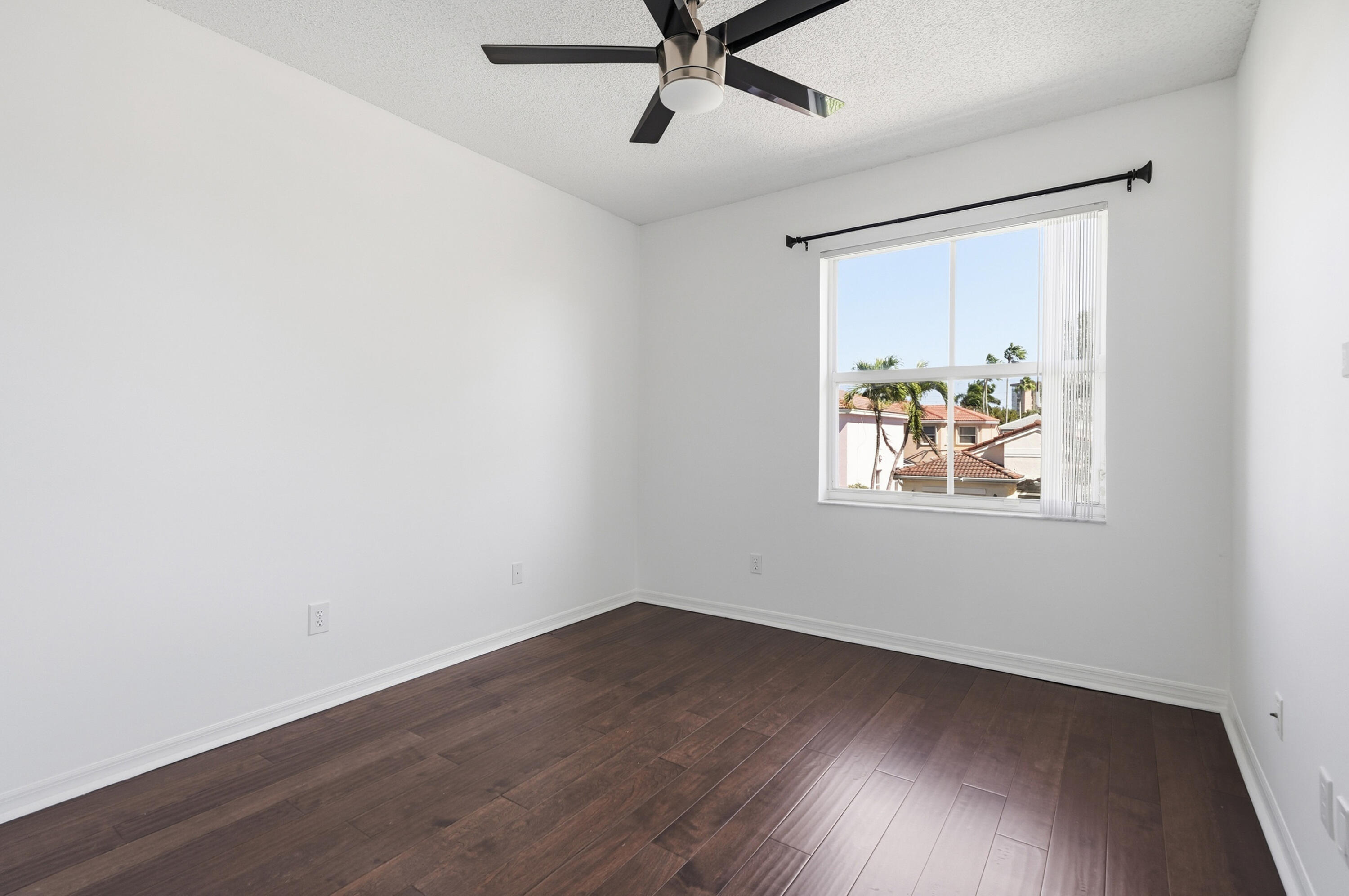 COUNTRY CLUB VILLAGE - Residential Lease