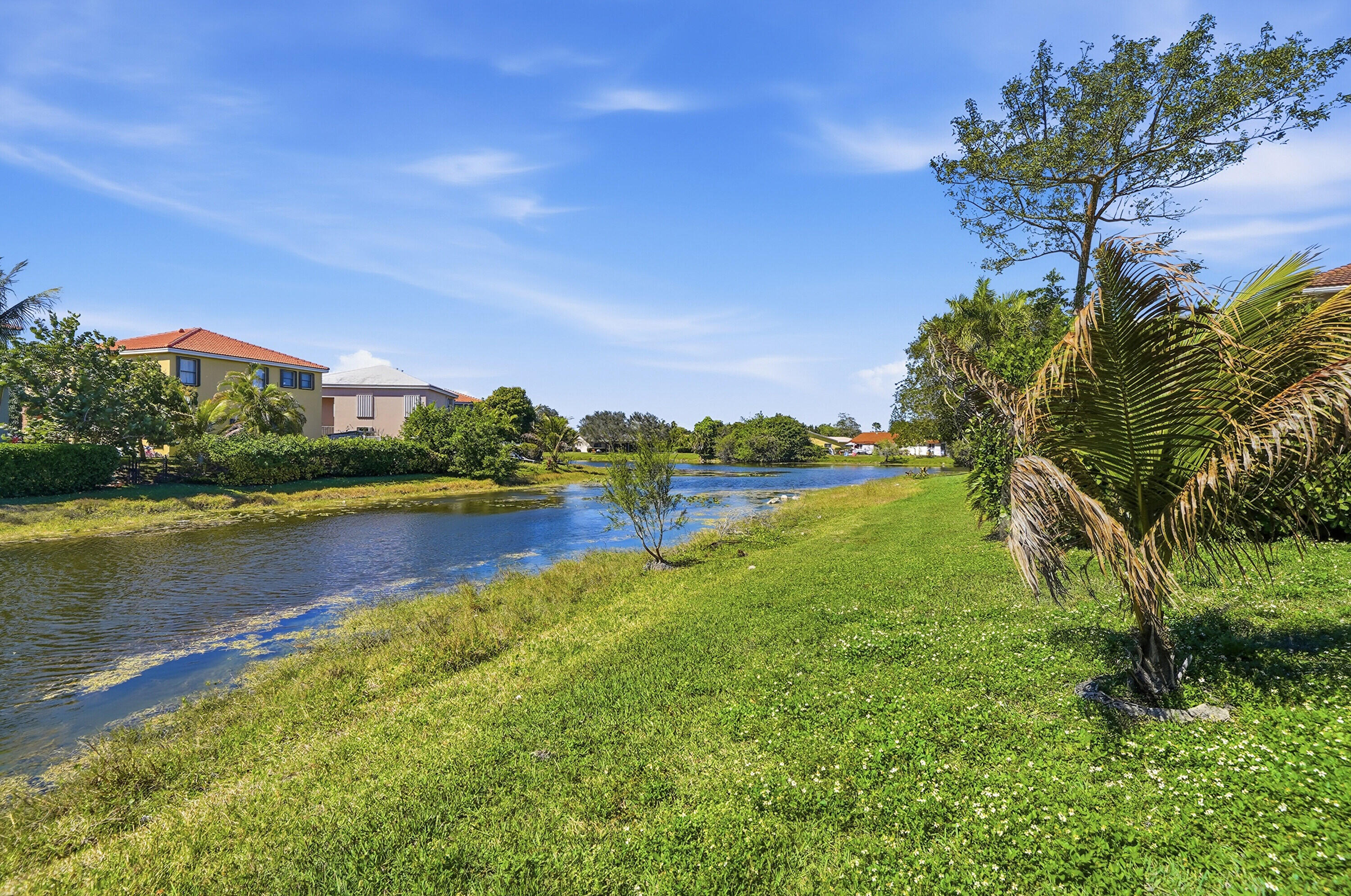 COUNTRY CLUB VILLAGE - Residential Lease