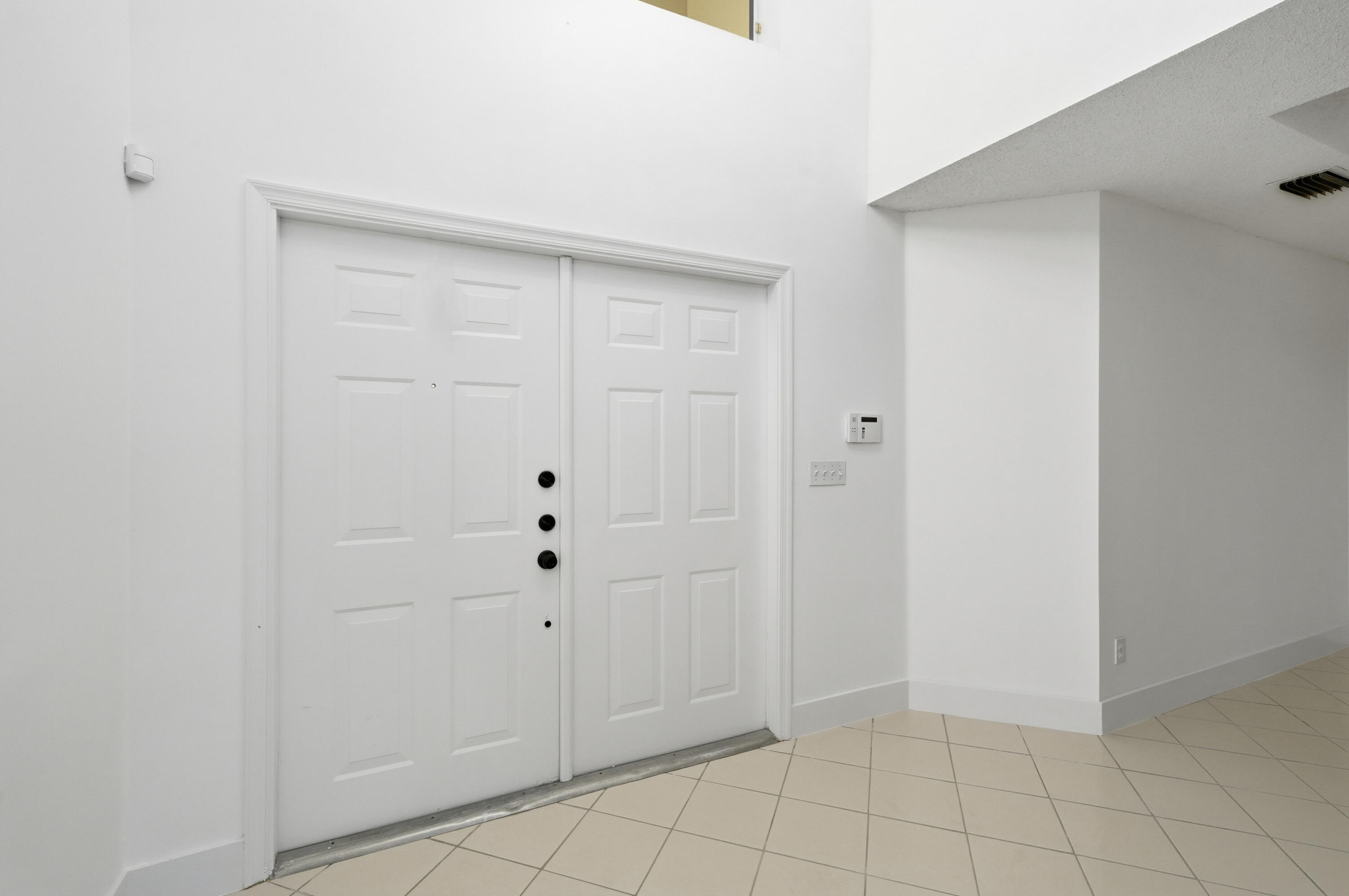 COUNTRY CLUB VILLAGE - Residential Lease