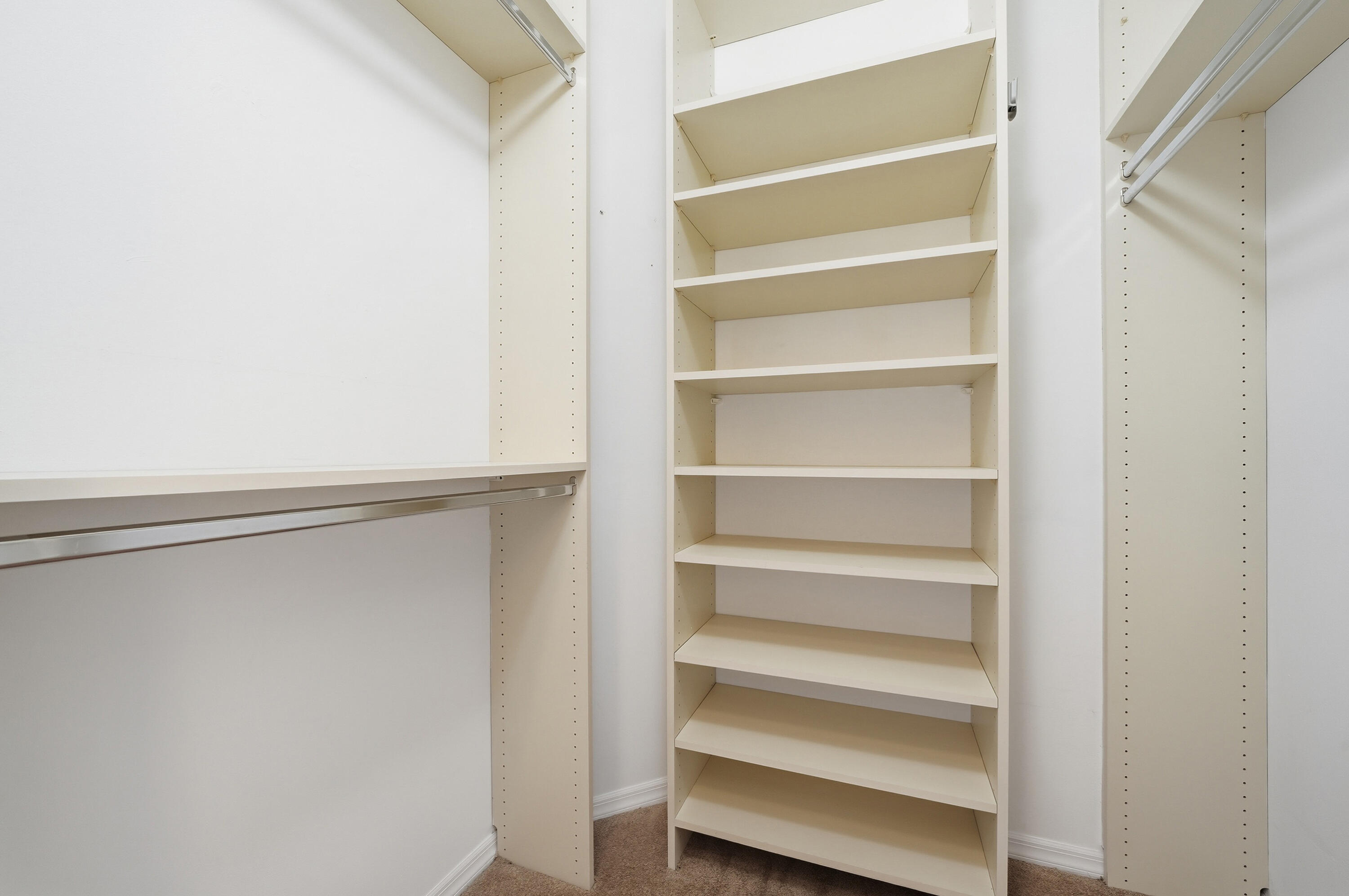 COUNTRY CLUB VILLAGE - Residential Lease