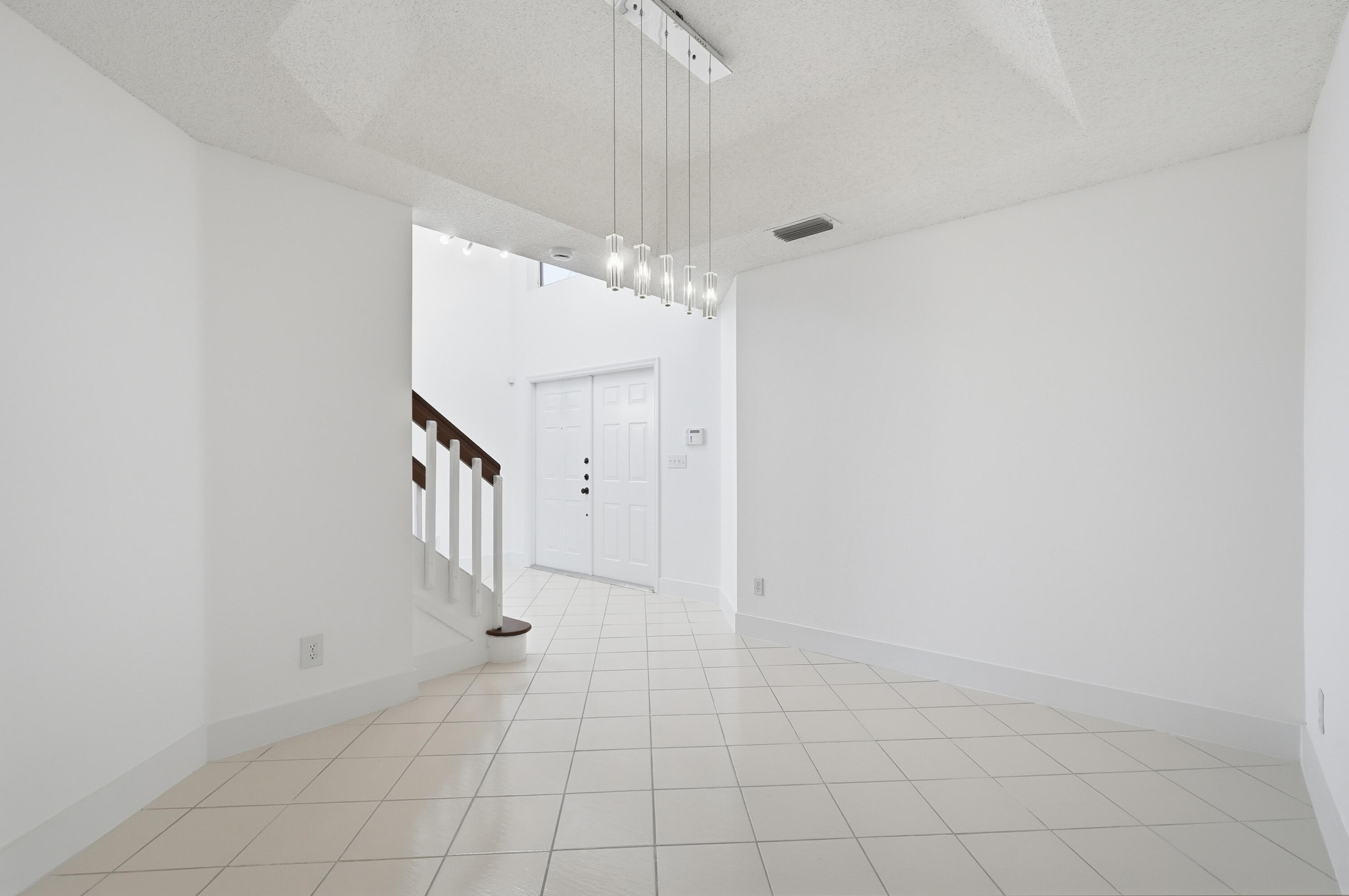 COUNTRY CLUB VILLAGE - Residential Lease