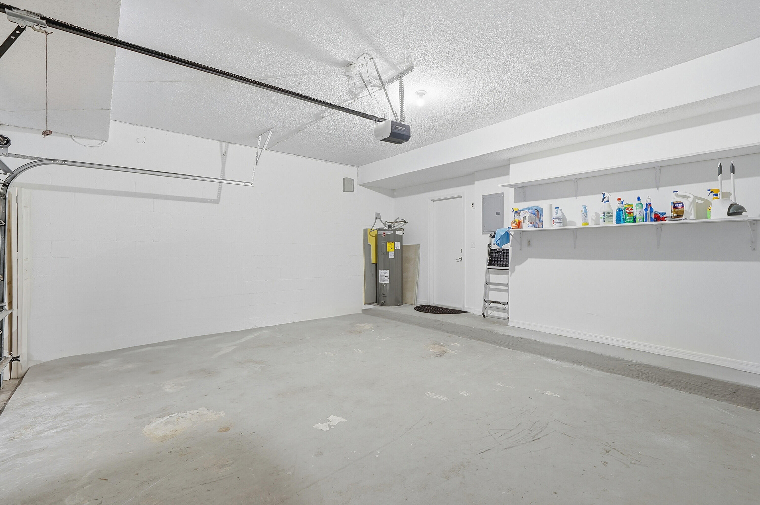 COUNTRY CLUB VILLAGE - Residential Lease