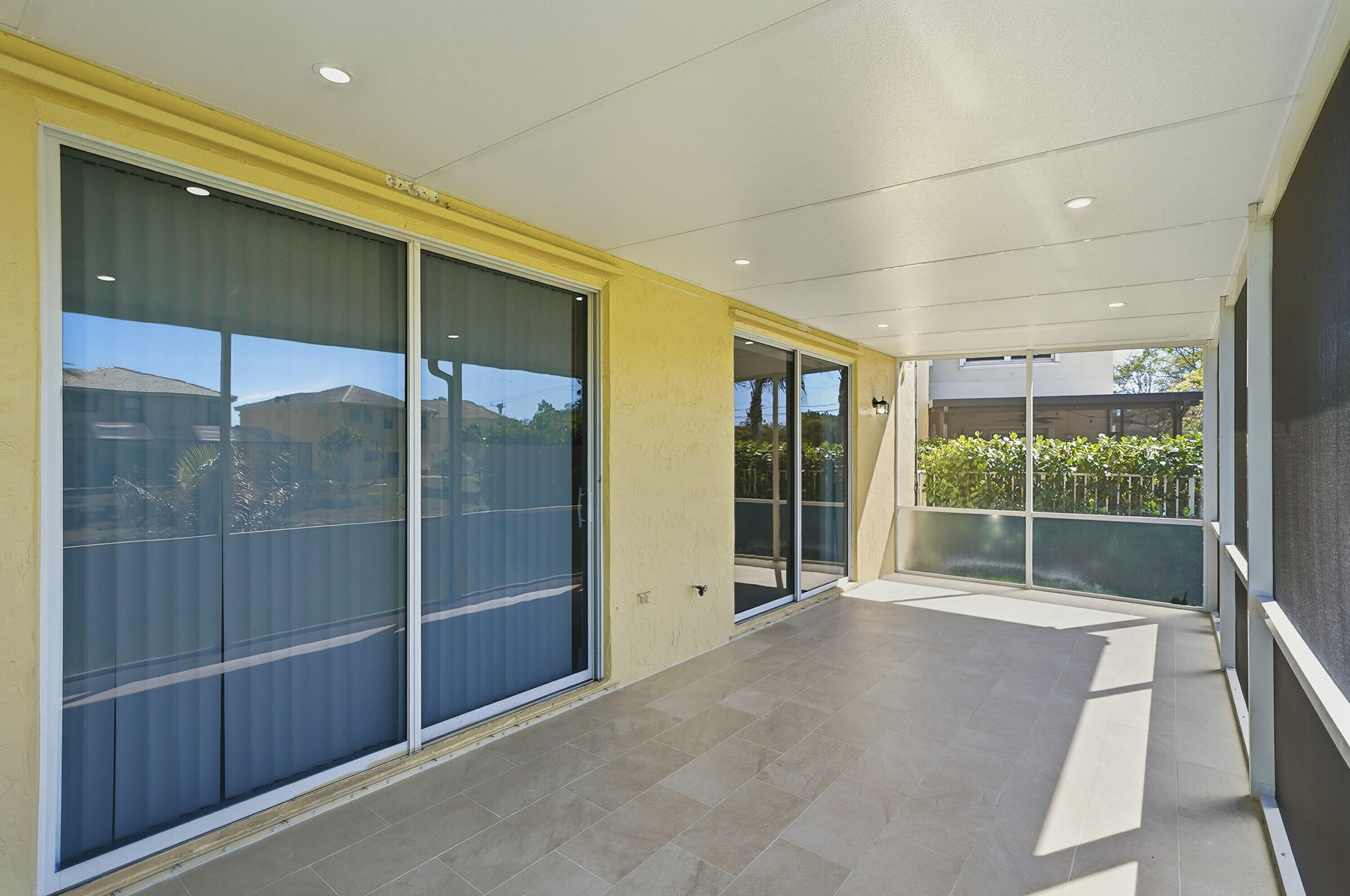 COUNTRY CLUB VILLAGE - Residential Lease