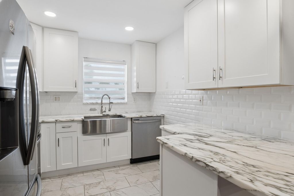 Photo of 2790 E Ashley Drive E #E, West Palm Beach, FL 33415 (MLS # R11139530)