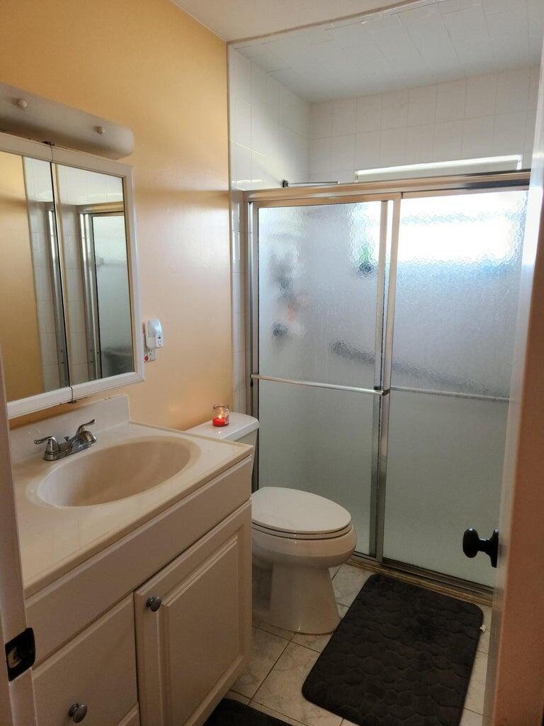 CRESTHAVEN VILLAS 1 CONDO - Residential