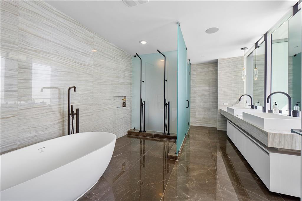 AUBERGE BEACH - Residential