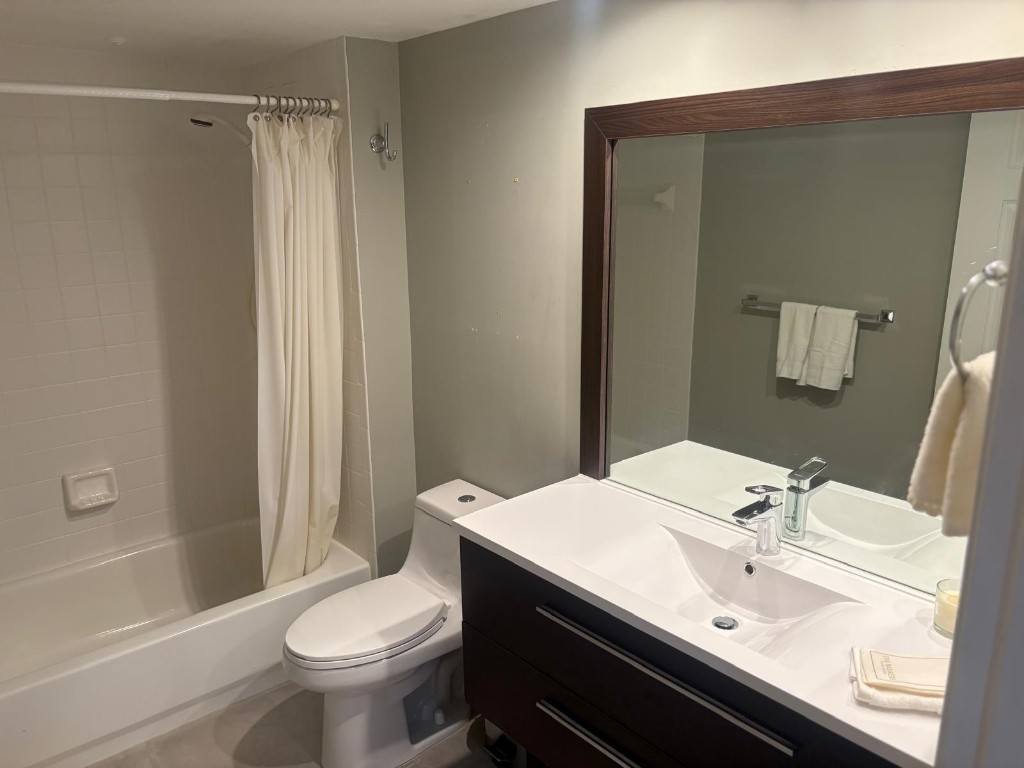 SUFFOLK@ CENTURY VILLAGE - Residential