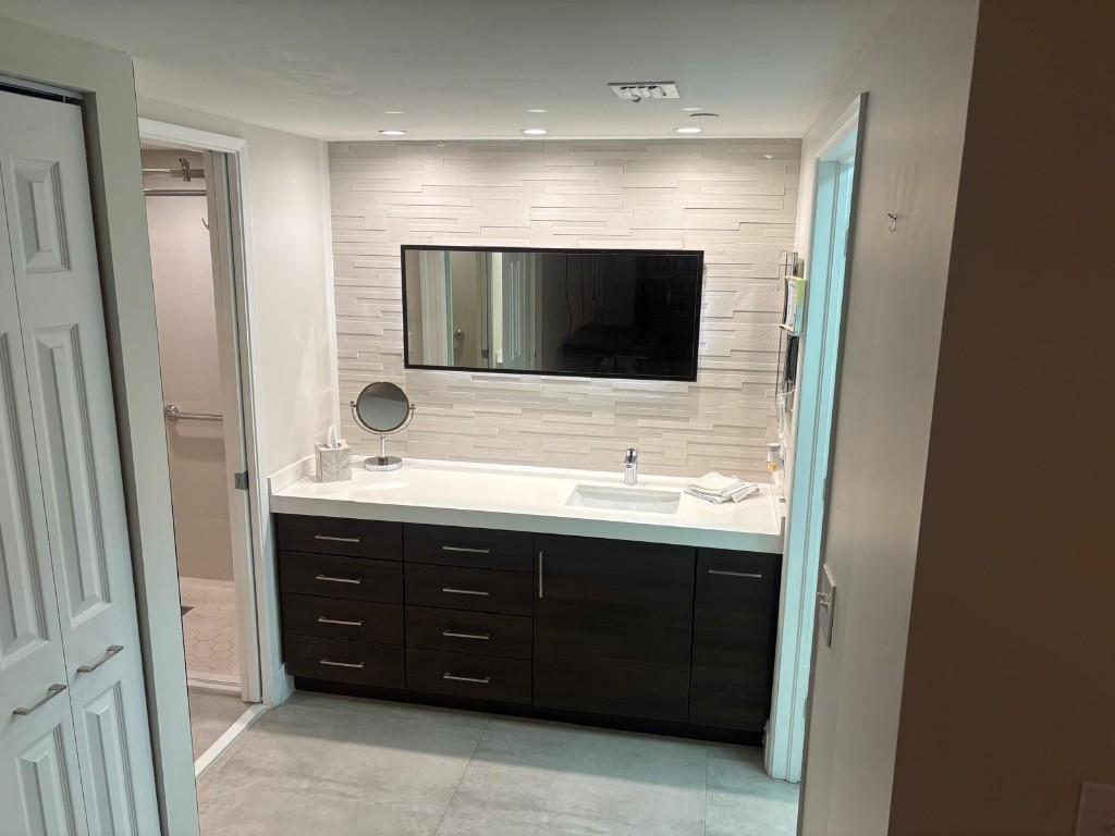 SUFFOLK@ CENTURY VILLAGE - Residential