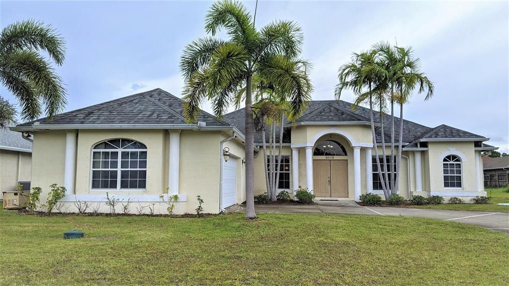 Photo of 5843 NW Begonia Avenue, Port Saint Lucie, FL 34986 (MLS # R10721569)