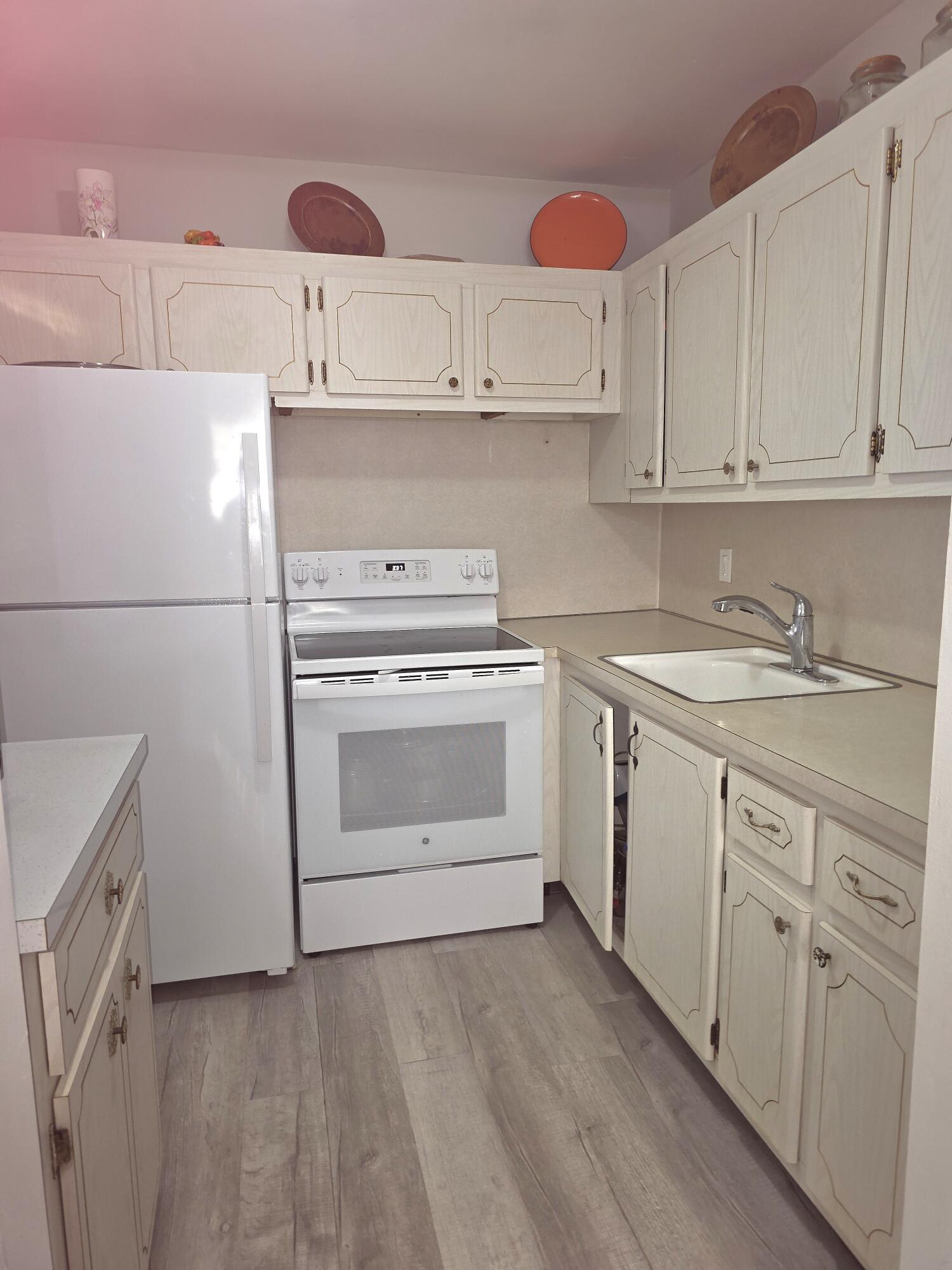 EASTHAMPTON CONDO - Residential