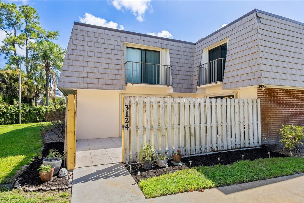 Photo of 3124 SE Brook Street, Stuart, FL 34997 (MLS # B26060434)