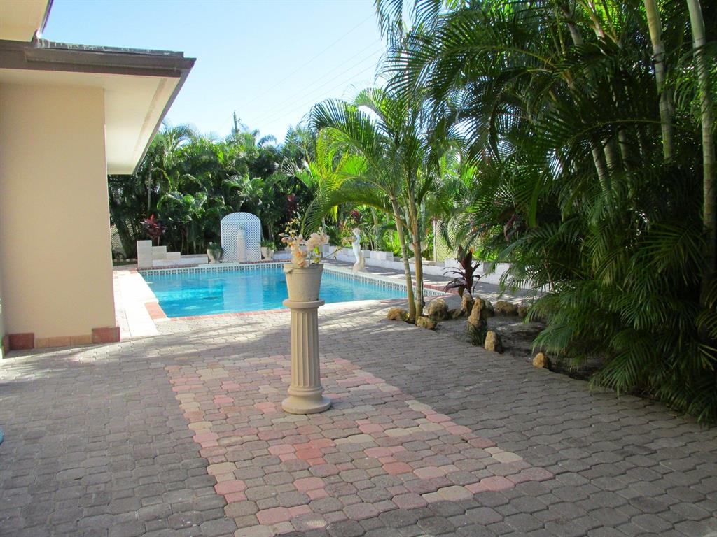Tequesta Country Club - Residential