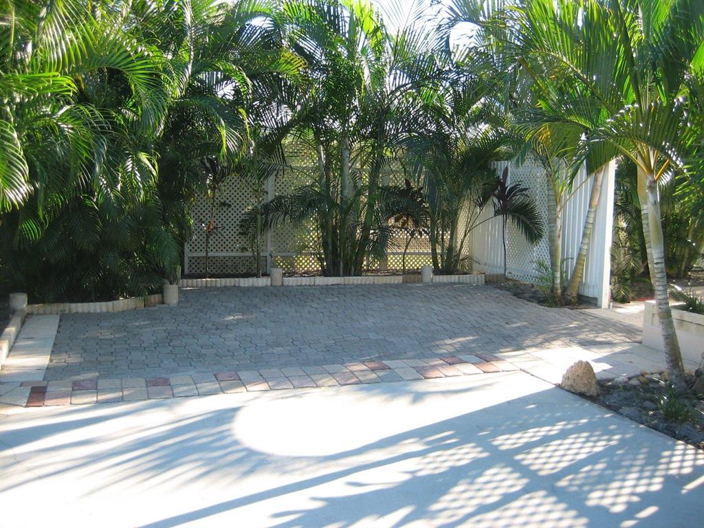 Tequesta Country Club - Residential