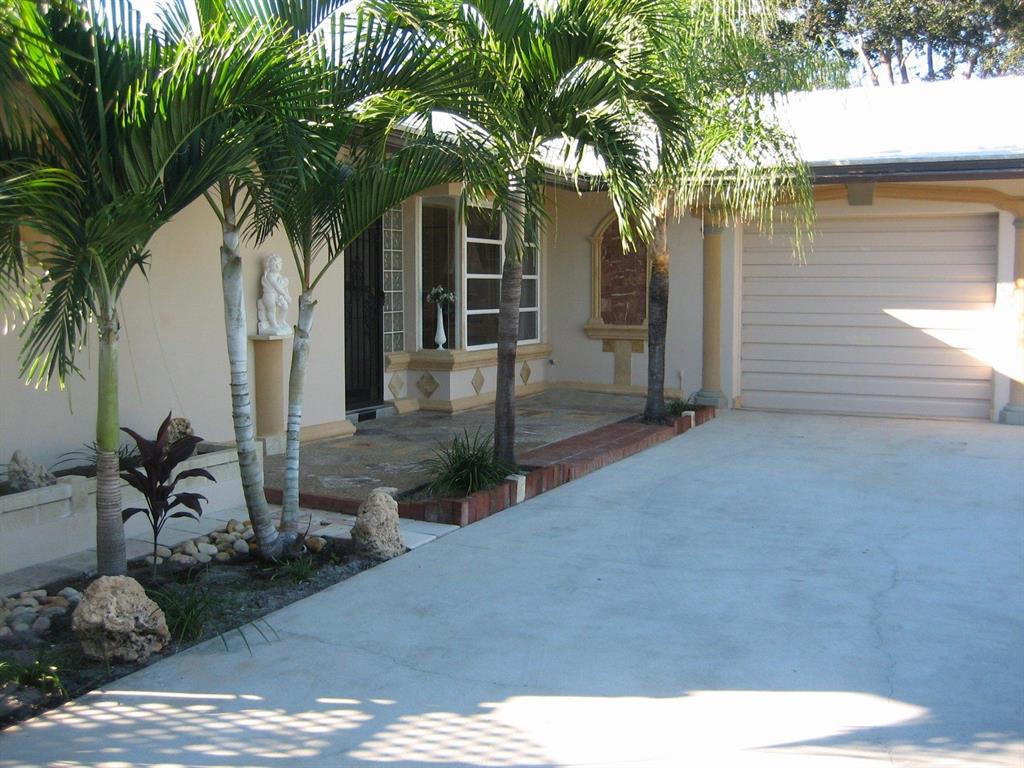 Tequesta Country Club - Residential