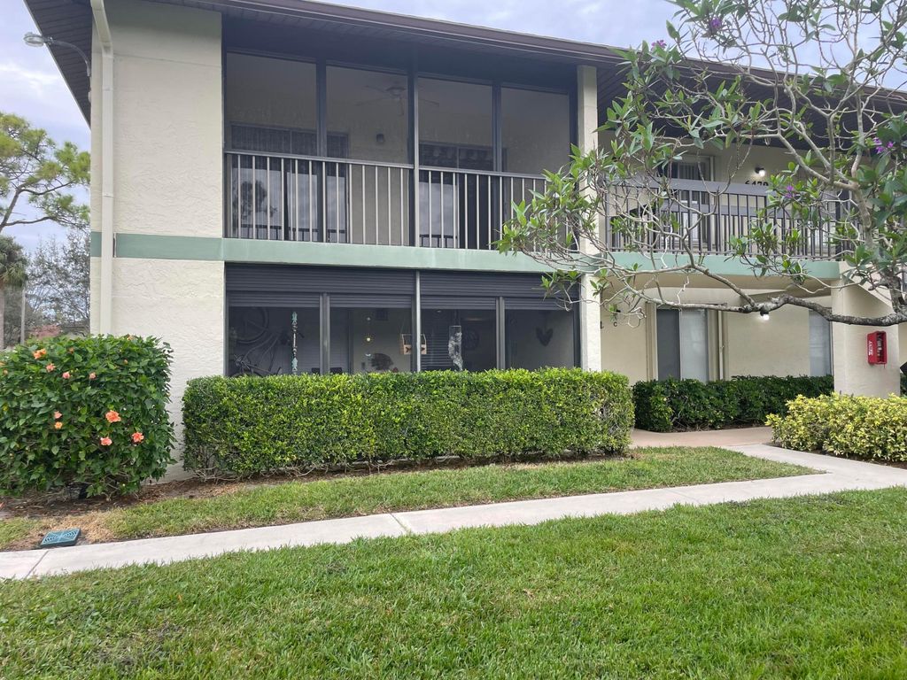 Photo of 6479 Chasewood Drive #G, Jupiter, FL 33458 (MLS # R10948871)
