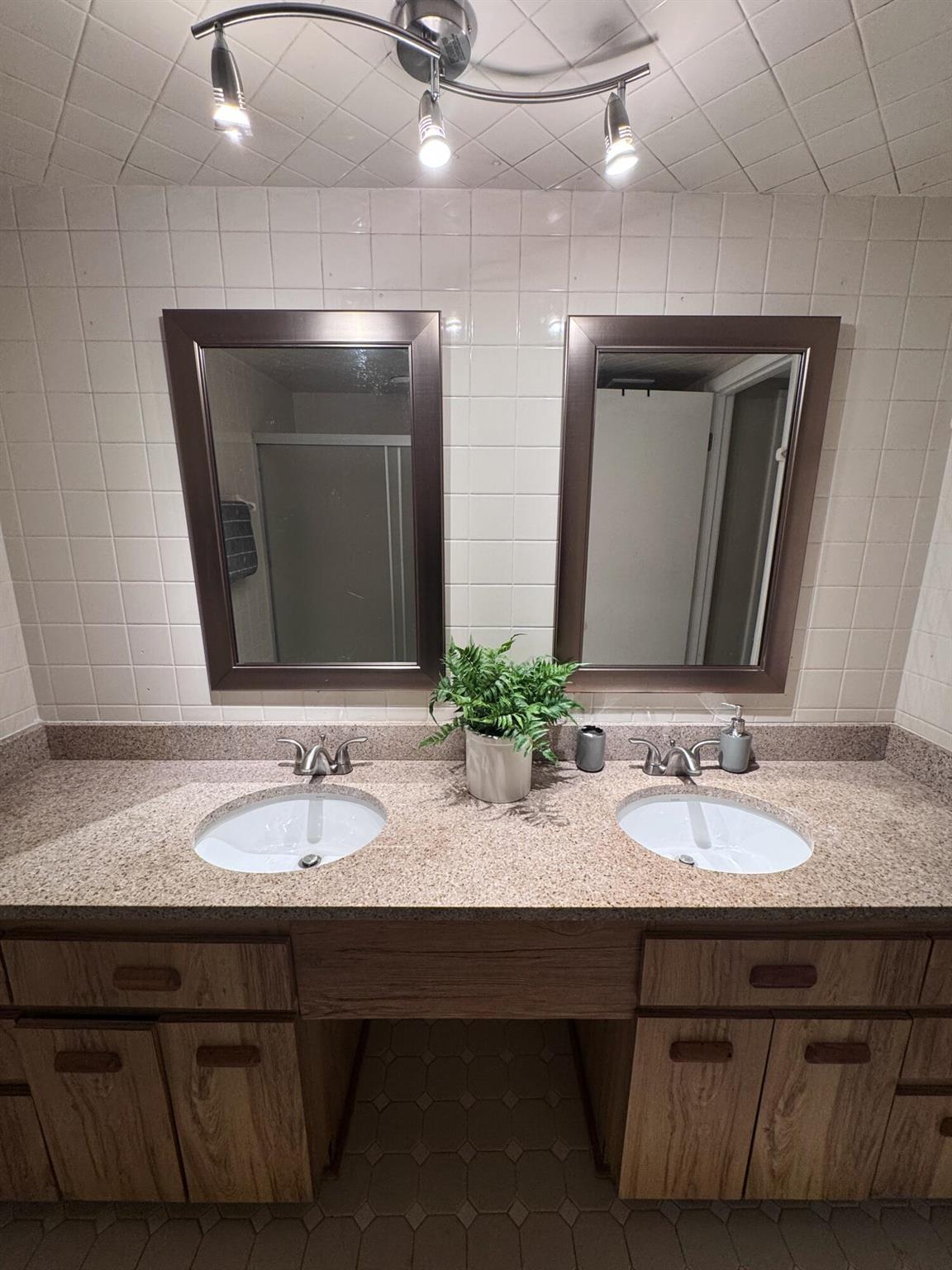 INDIGO WOODS EAST CONDO P - Residential Lease