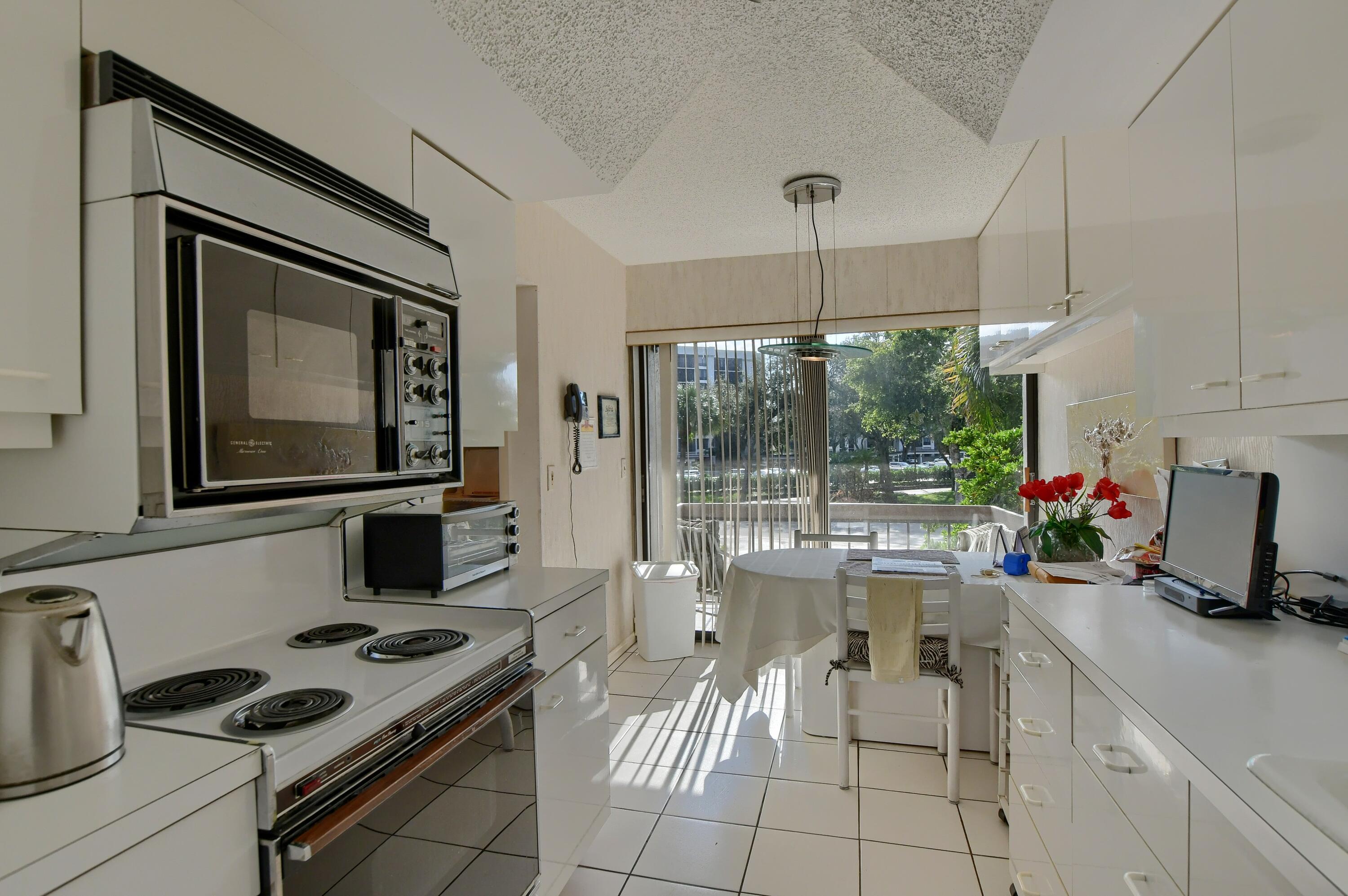 GARDENS OF LAKEWOOD CONDO - Residential