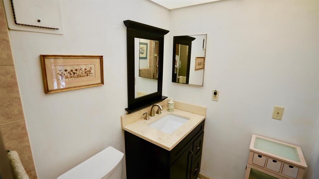 SEAGRAPE COND - Residential