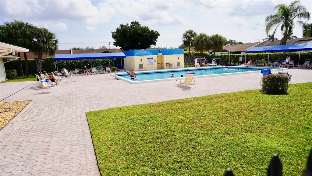 SEAGRAPE COND - Residential