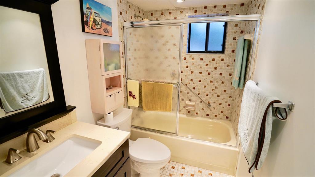 SEAGRAPE COND - Residential