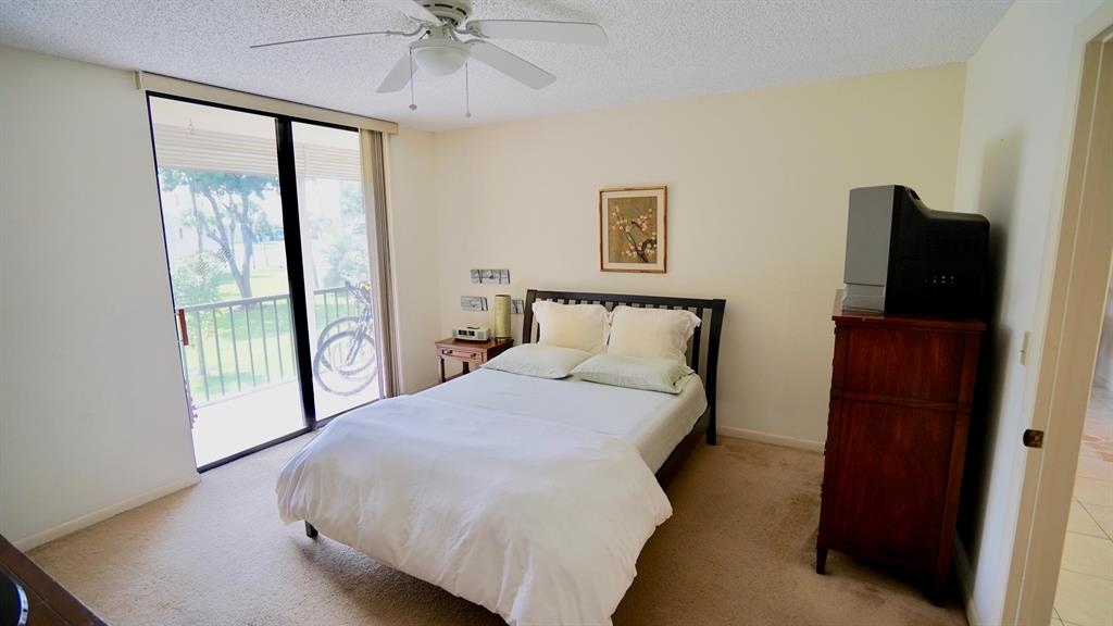 SEAGRAPE COND - Residential