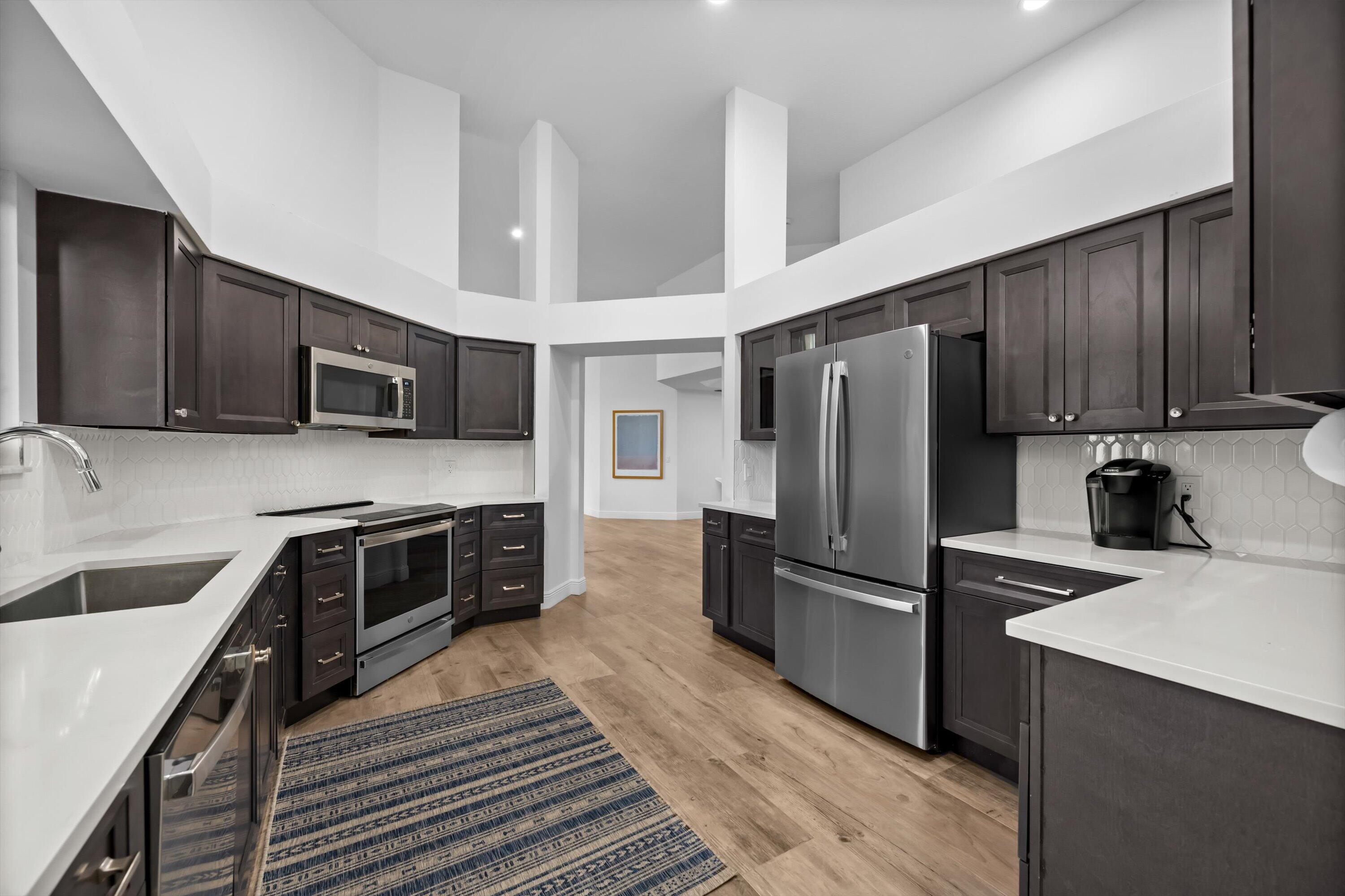 BREAKERS WEST /Sand Drift Villas - Residential