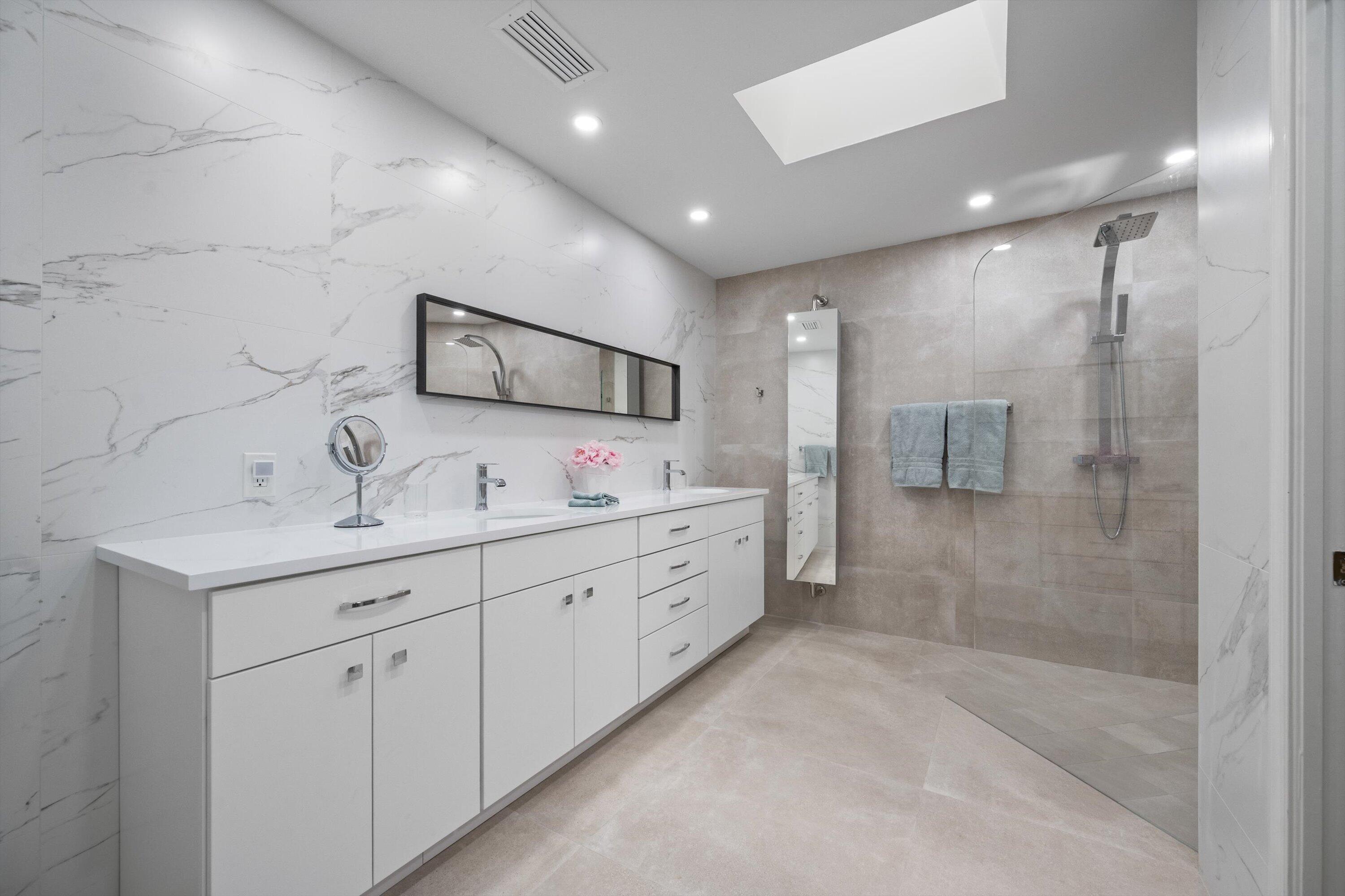 BREAKERS WEST /Sand Drift Villas - Residential