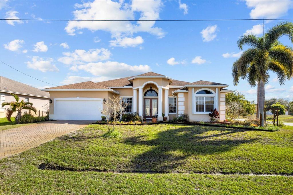 Photo of 111 SW Ladybug Drive, Port Saint Lucie, FL 34953 (MLS # R11158354)