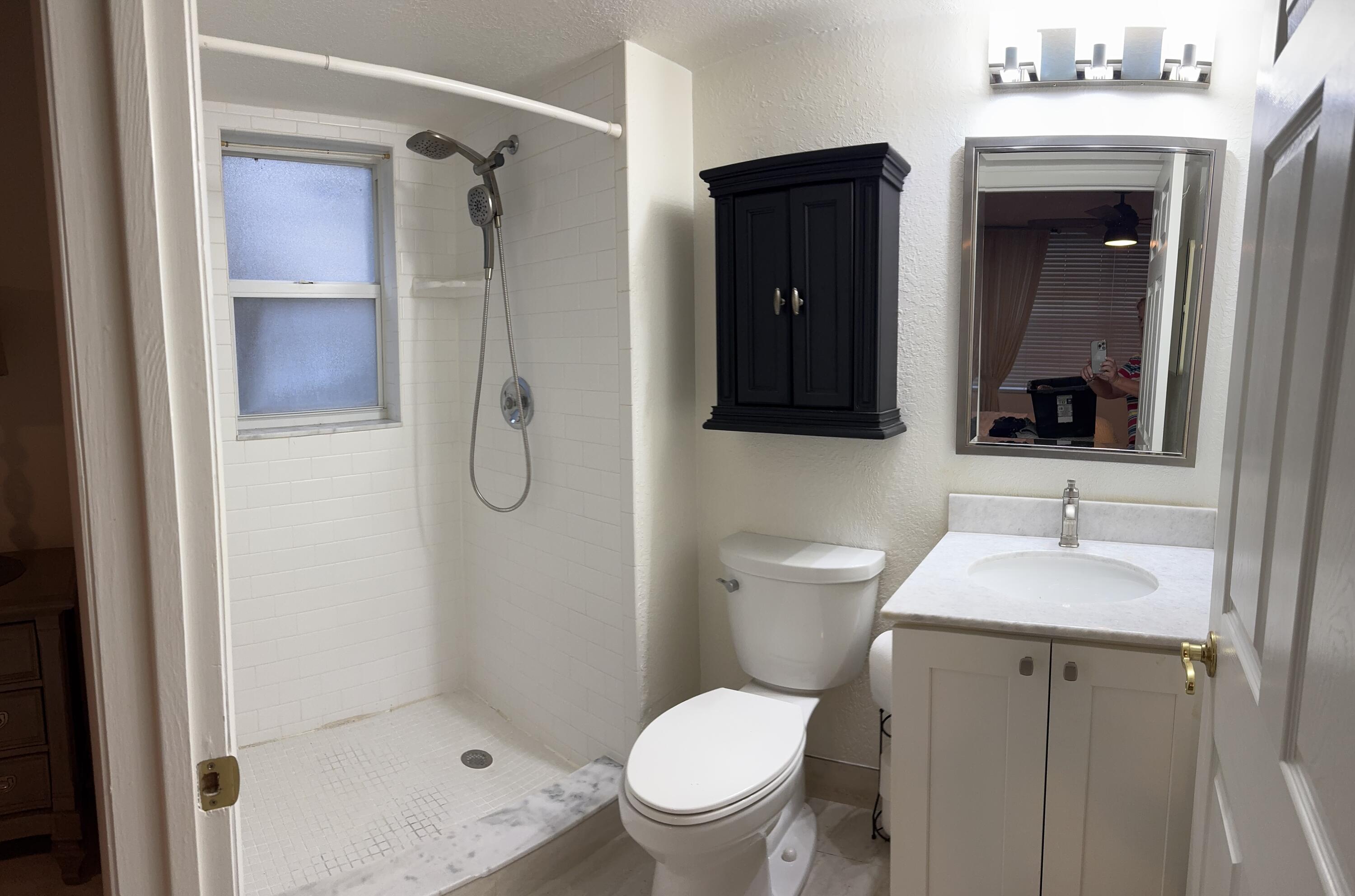 6 OF PALM SPRINGS 2 CONDO - Residential Lease