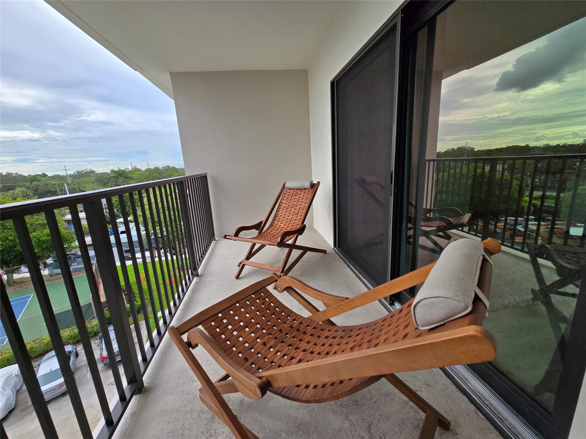 900 River Reach Dr 517