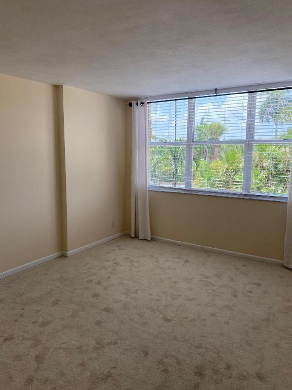 PORTOFINO CONDO PT OF LTS 15 AND 16,JARVIS PAR - Residential