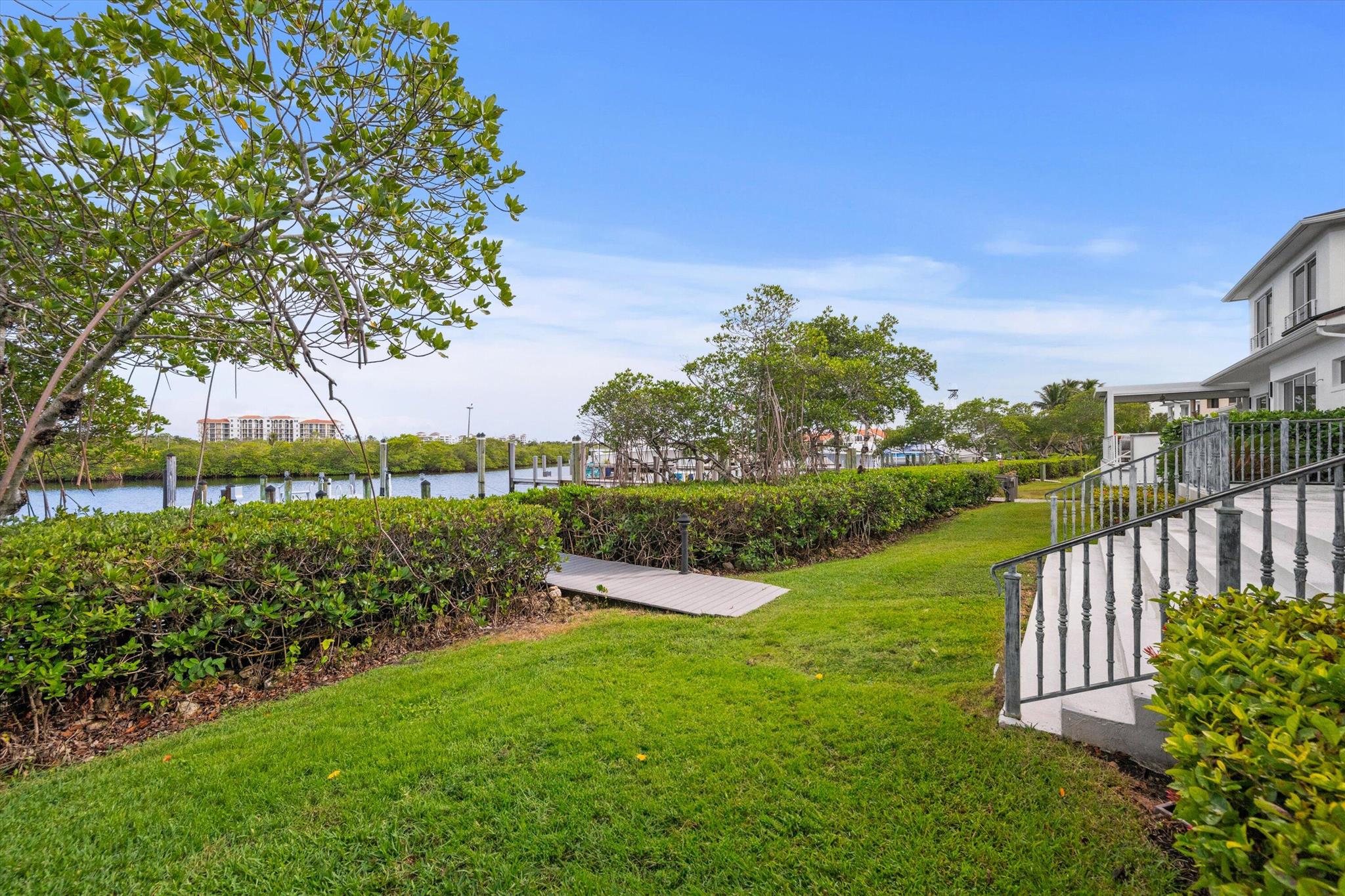 BAYTOWNE OF JONATHANS LAN - Residential