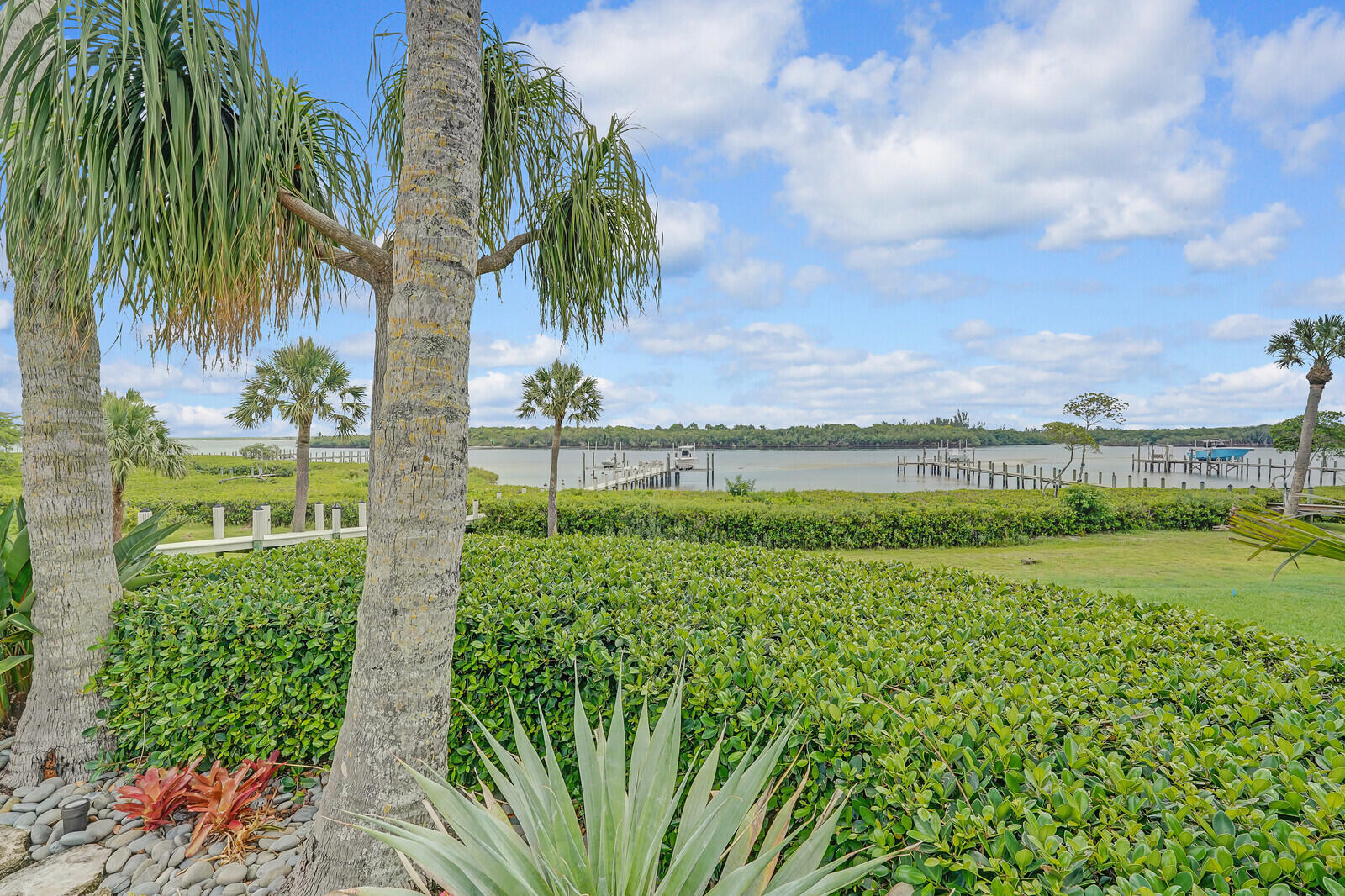 THE REEF (AKA COLONY OF ROCKY POINT) - Residential