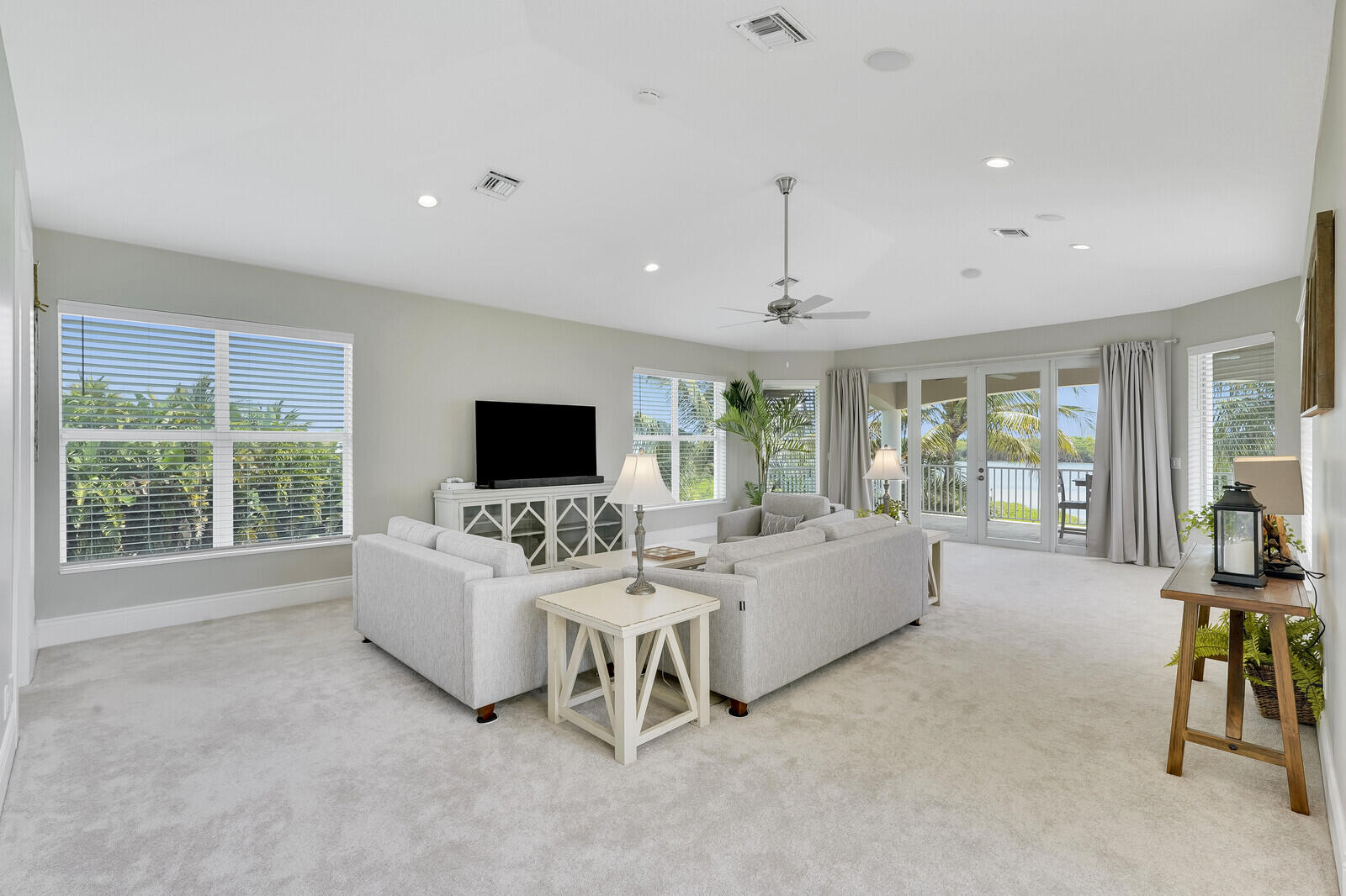 THE REEF (AKA COLONY OF ROCKY POINT) - Residential