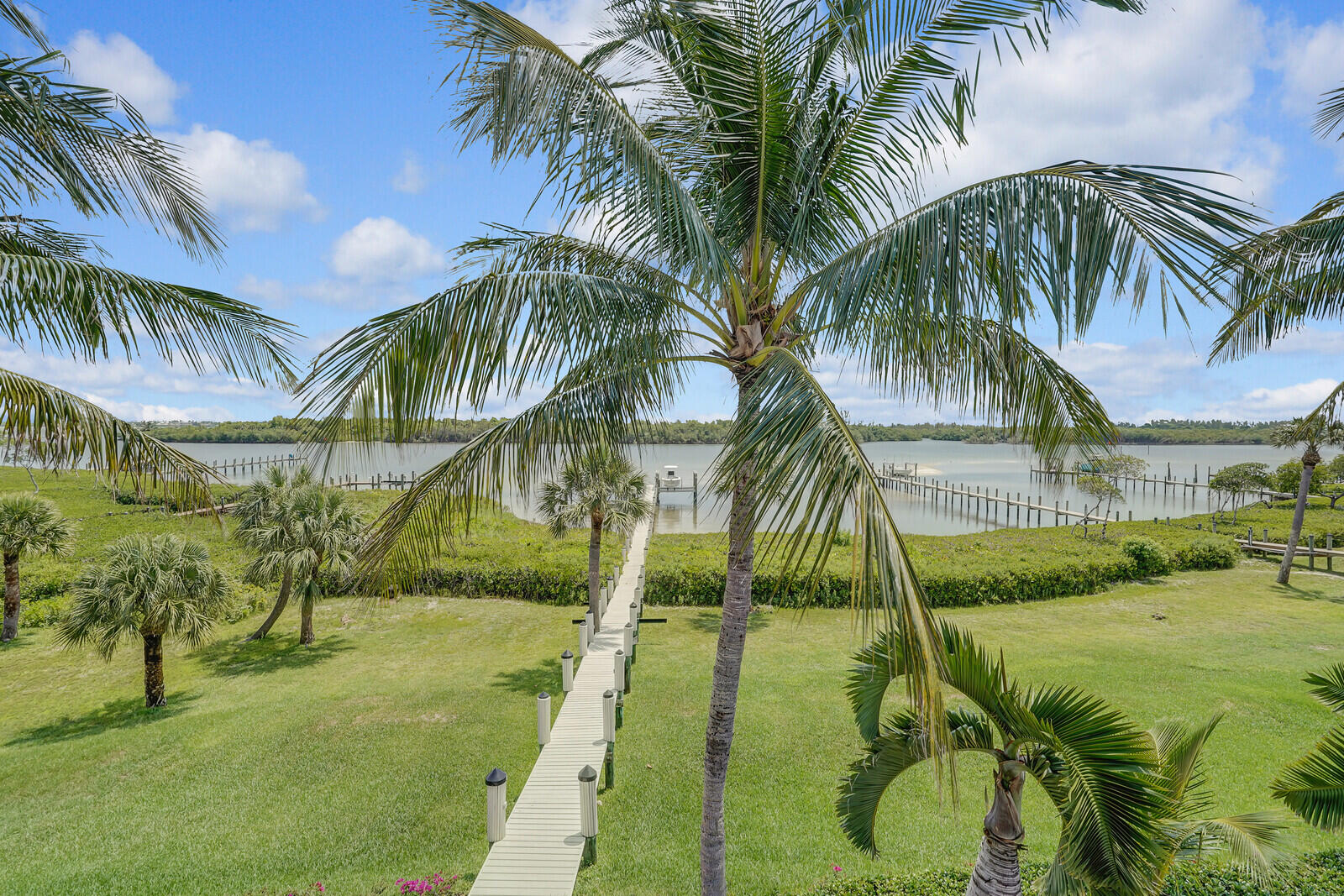 THE REEF (AKA COLONY OF ROCKY POINT) - Residential