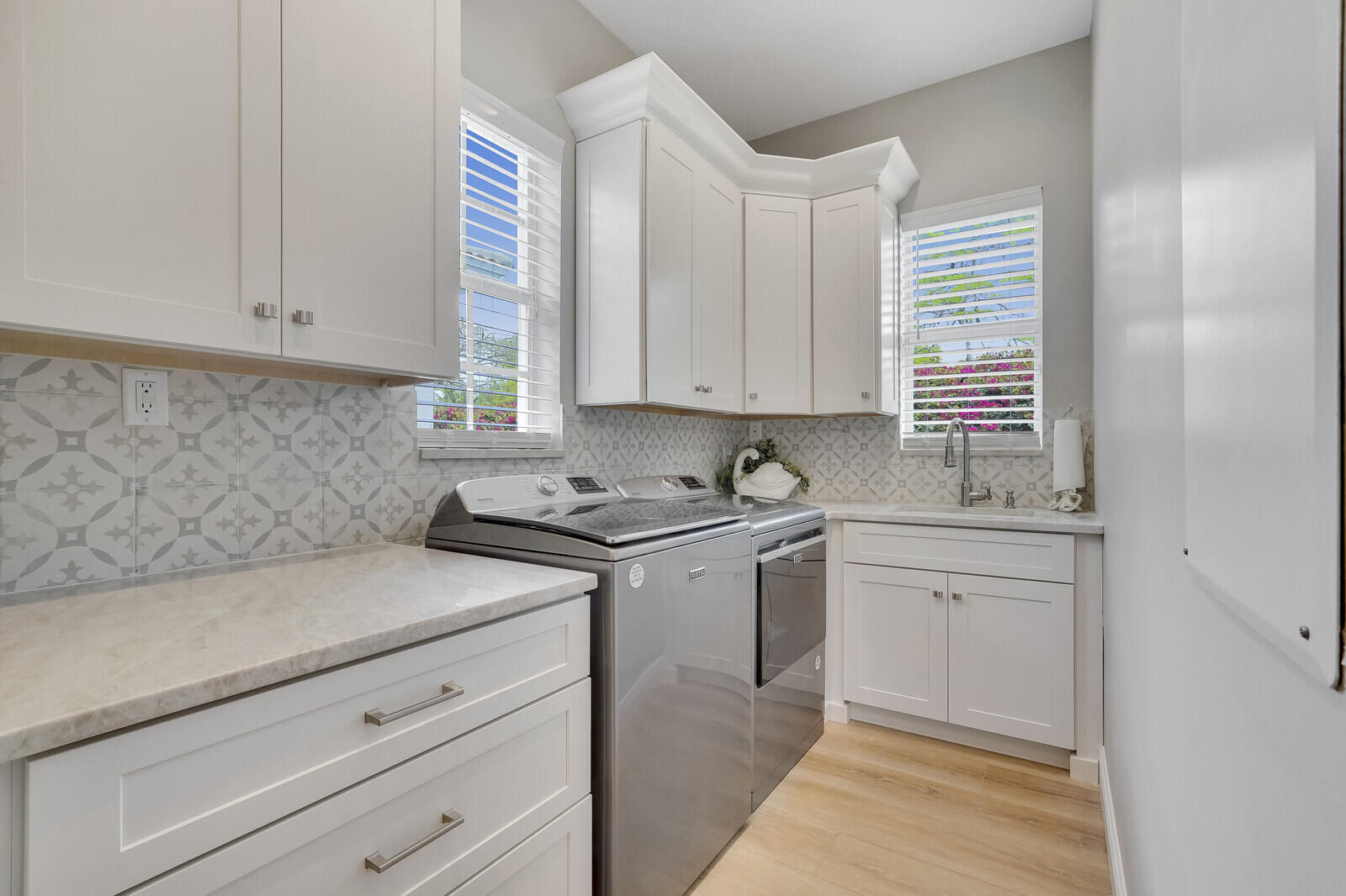 THE REEF (AKA COLONY OF ROCKY POINT) - Residential