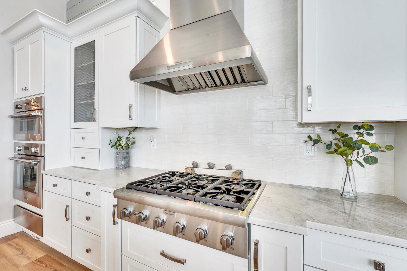 THE REEF (AKA COLONY OF R - Residential