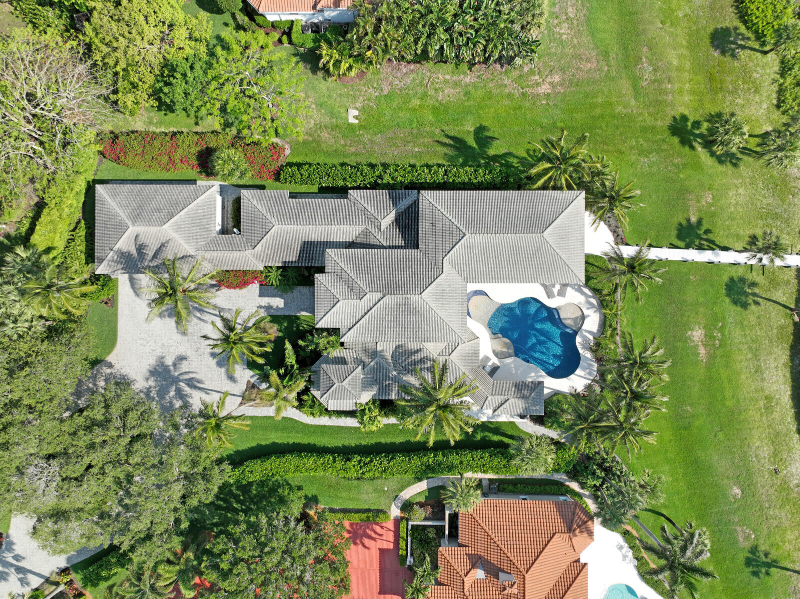 THE REEF (AKA COLONY OF ROCKY POINT) - Residential