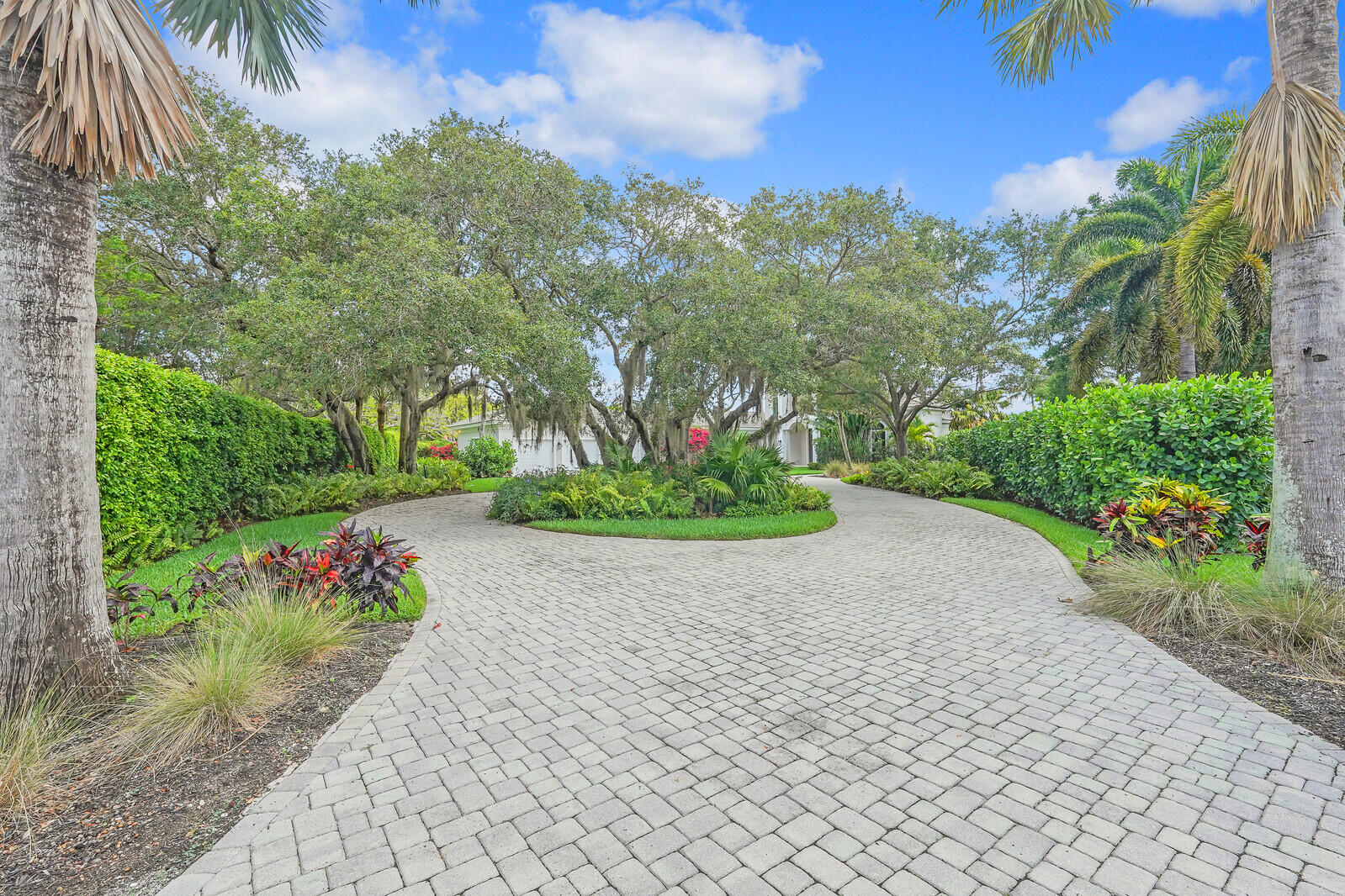 THE REEF (AKA COLONY OF ROCKY POINT) - Residential