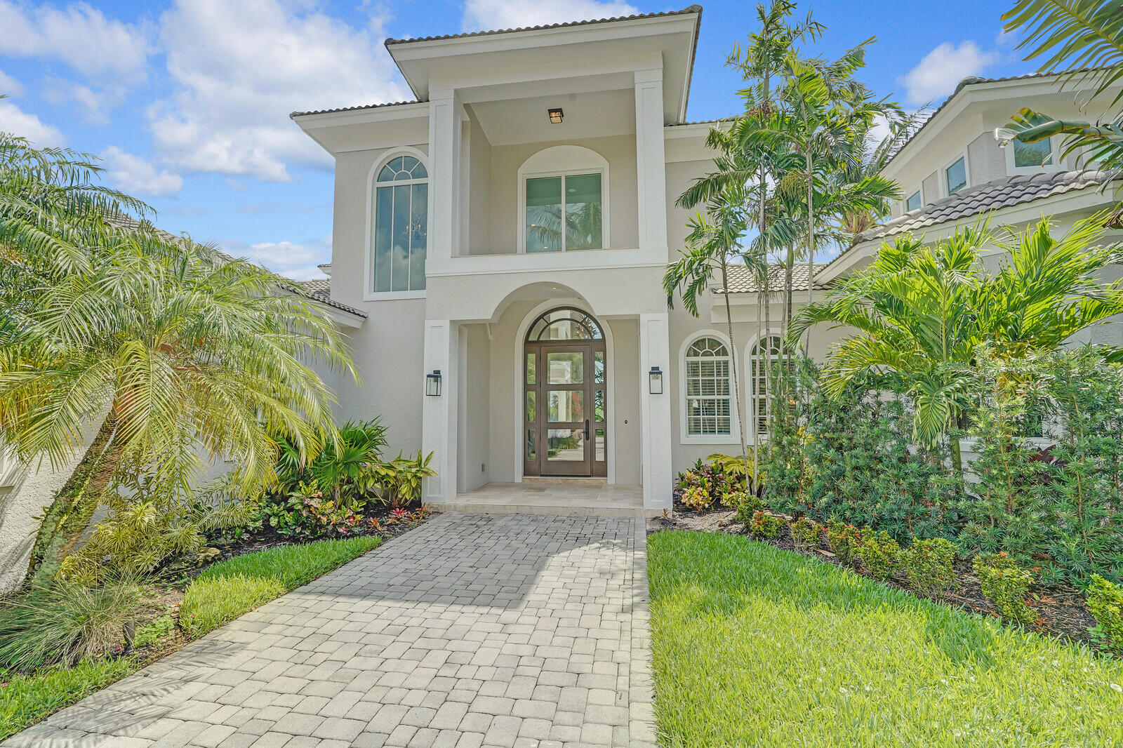 THE REEF (AKA COLONY OF ROCKY POINT) - Residential