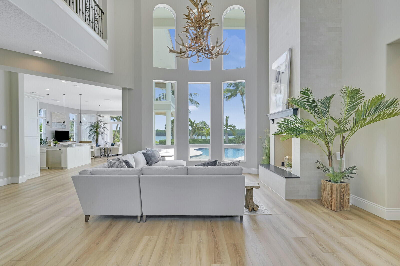 THE REEF (AKA COLONY OF ROCKY POINT) - Residential