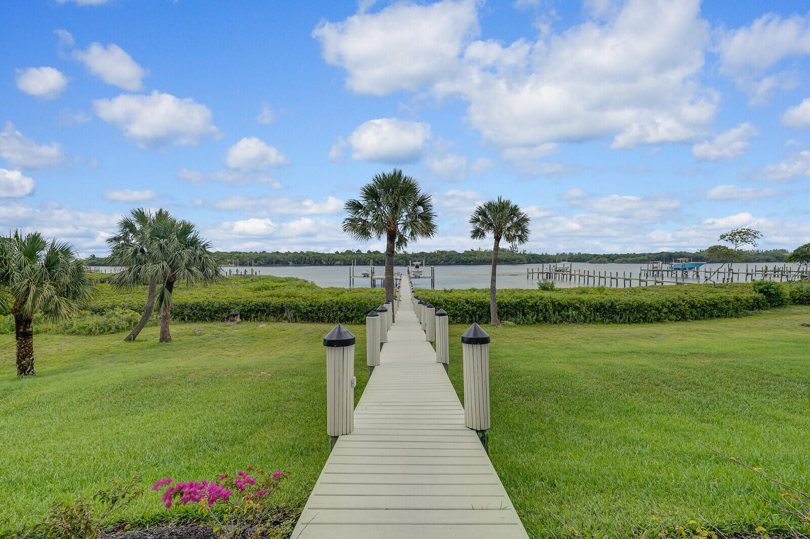 THE REEF (AKA COLONY OF ROCKY POINT) - Residential