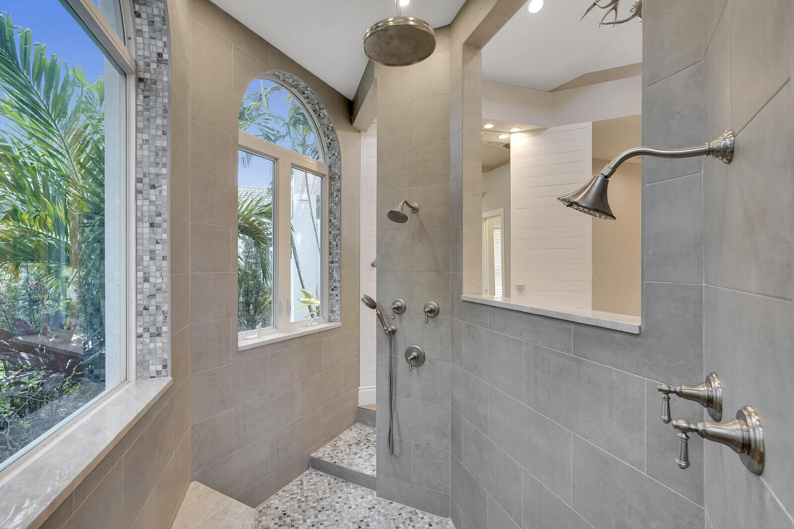 THE REEF (AKA COLONY OF ROCKY POINT) - Residential