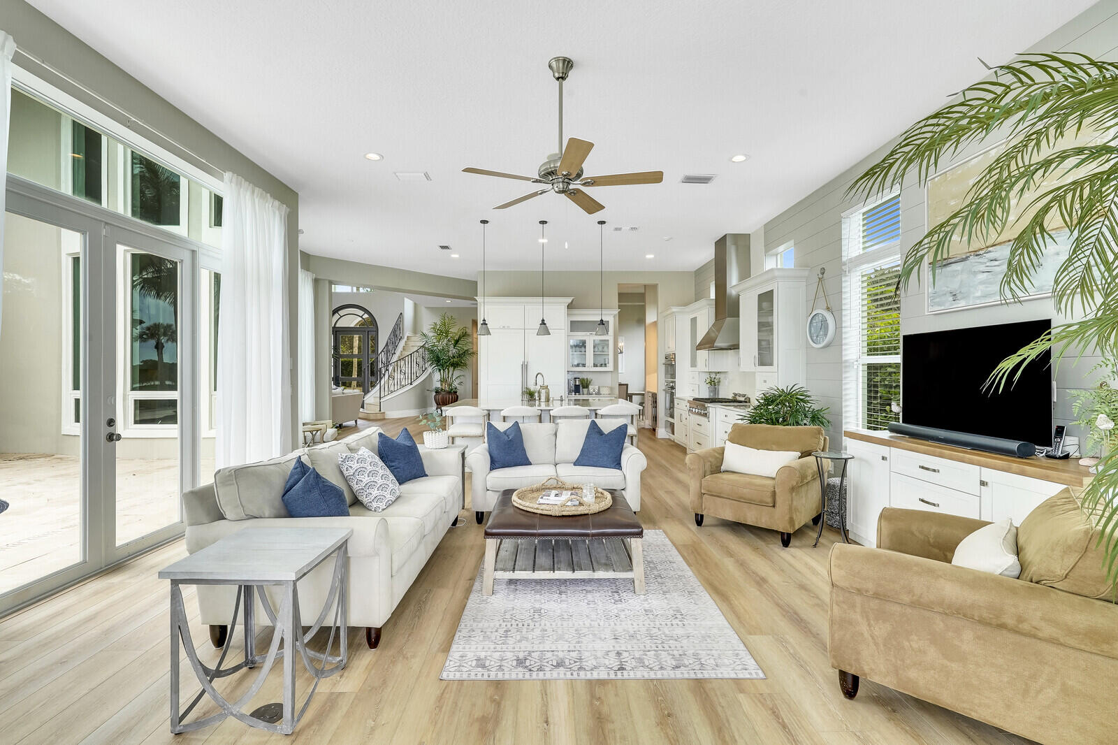 THE REEF (AKA COLONY OF ROCKY POINT) - Residential