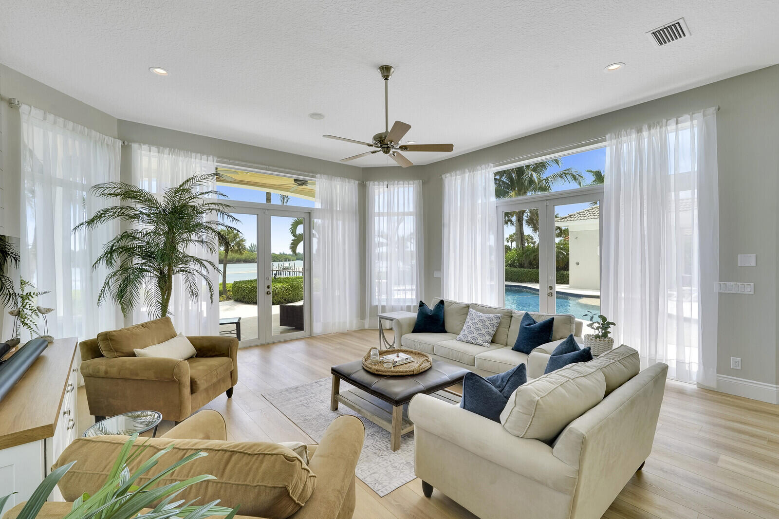 THE REEF (AKA COLONY OF ROCKY POINT) - Residential