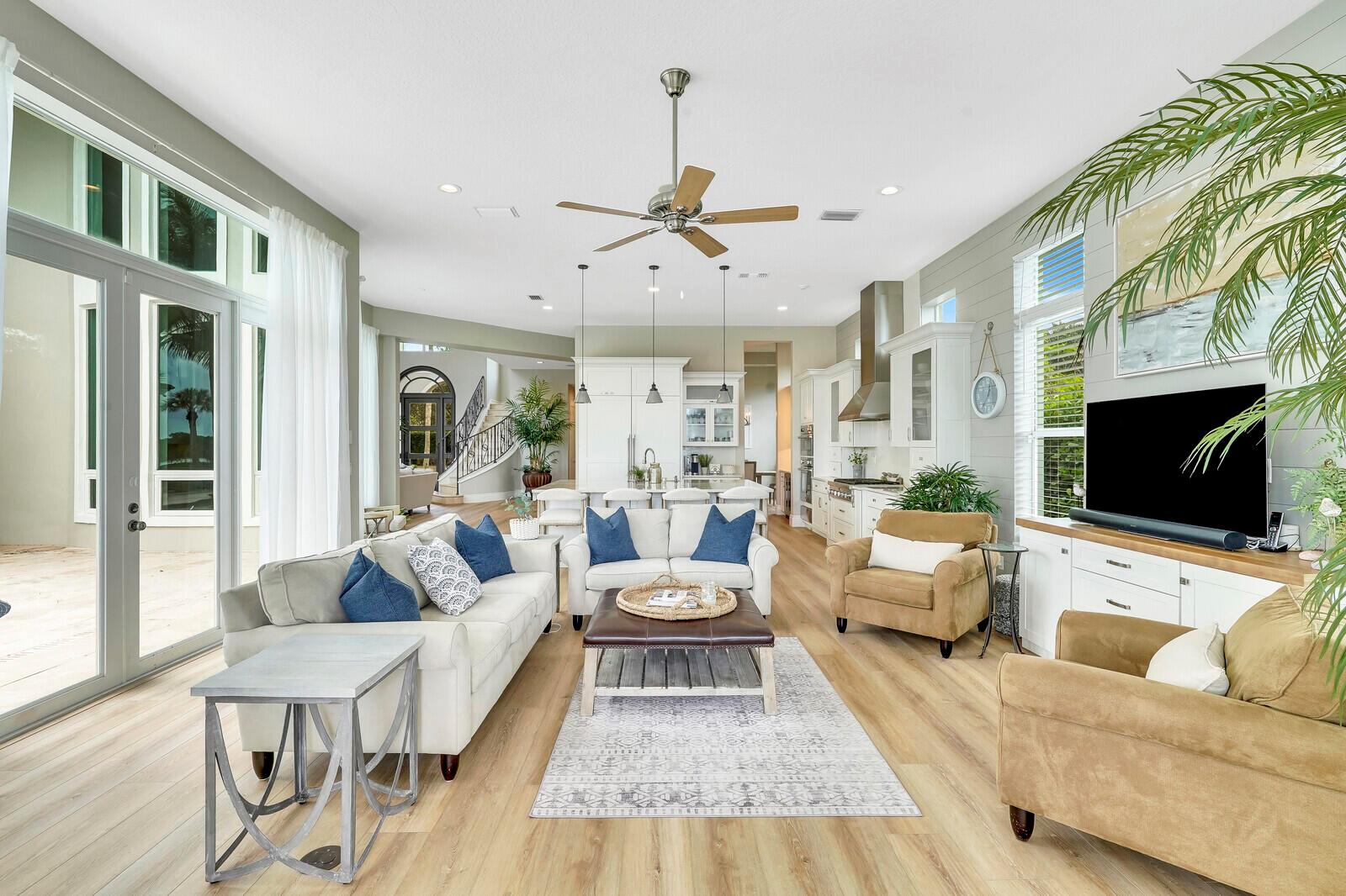 THE REEF (AKA COLONY OF R - Residential