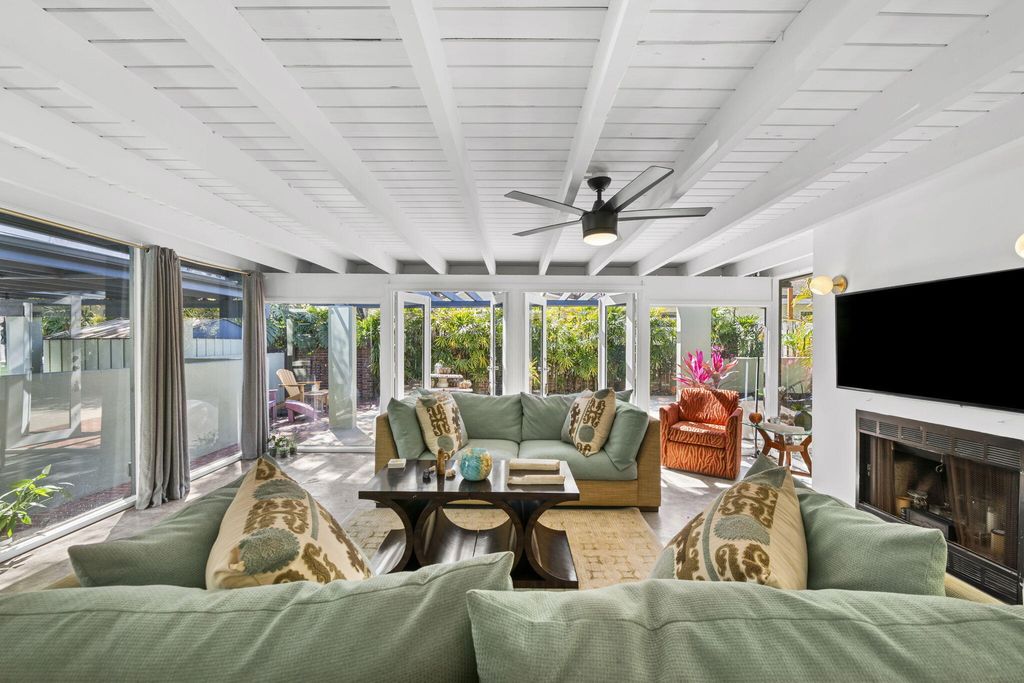 Photo of 1500 SW 13th Court, Fort Lauderdale, FL 33312 (MLS # B26007104)