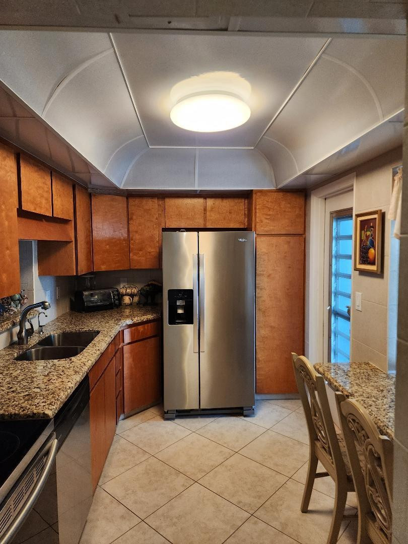 Emerald Condo - Residential Lease