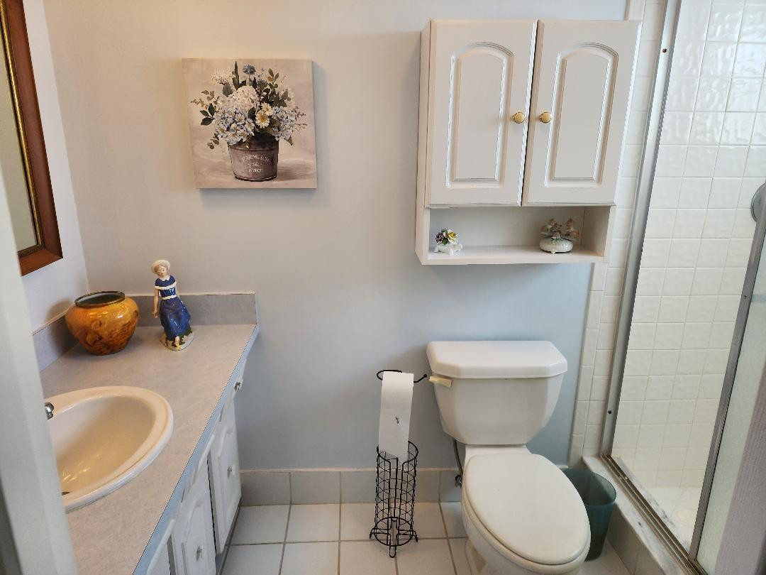 Emerald Condo - Residential Lease